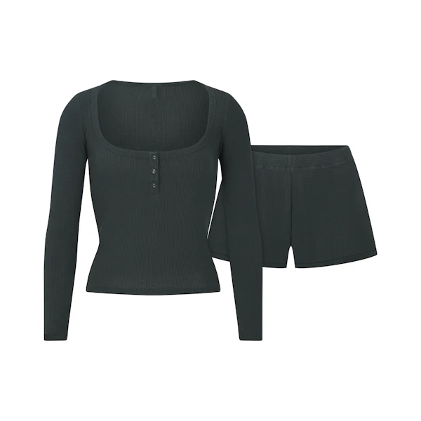 BOYFRIEND LONG SLEEVE T-SHIRT AND LOOSE PANT SET | MARBLE MUSHROOM PRINT (LONG SLEEVE T-SHIRTS) FLAT ON A WHITE BACKGROUND | FLT