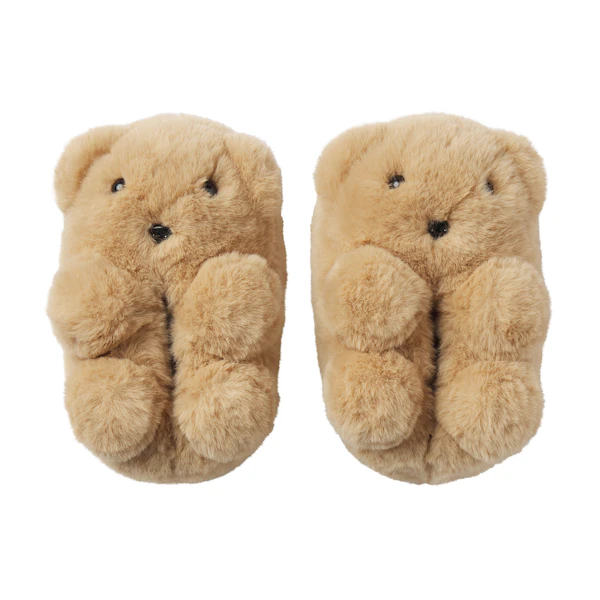 TEDDY BEAR SLIPPER | LIGHT BROWN FLAT ON A WHITE BACKGROUND | FLT @ | FOCUS: 0.9, 0.1, 0.7