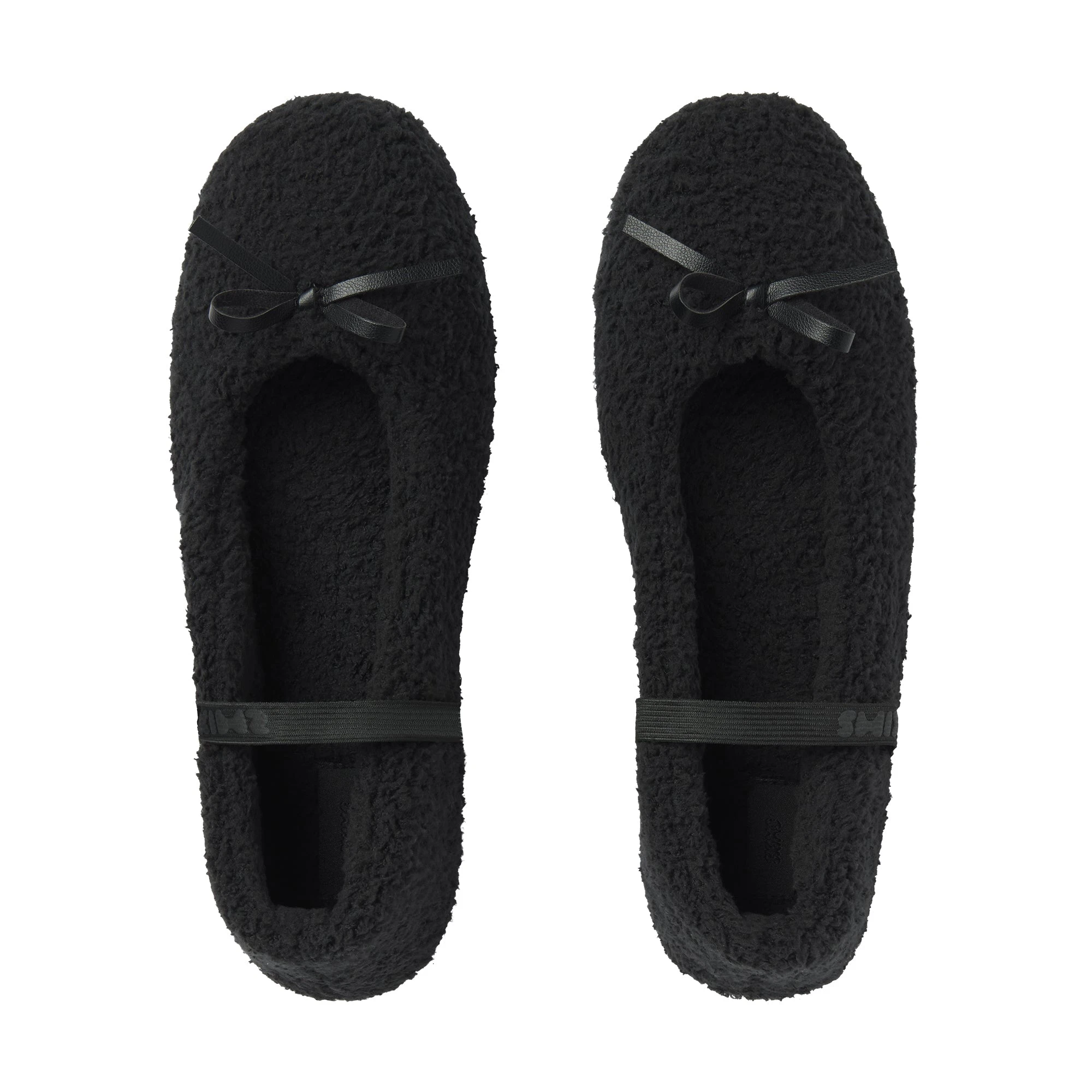 COZY BALLET SLIPPER | ONYX FLAT ON A WHITE BACKGROUND | FLT @ | FOCUS: 0.0, 1.0, 0.9