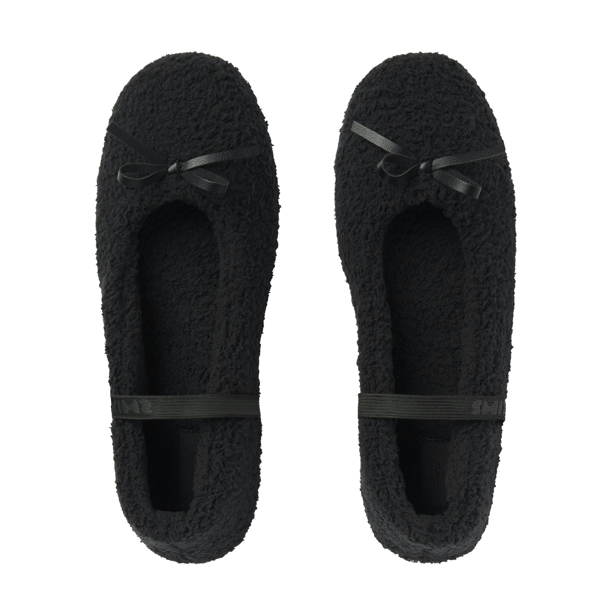 COZY BALLET SLIPPER | ONYX FLAT ON A WHITE BACKGROUND | FLT @ | FOCUS: 0.0, 1.0, 0.9