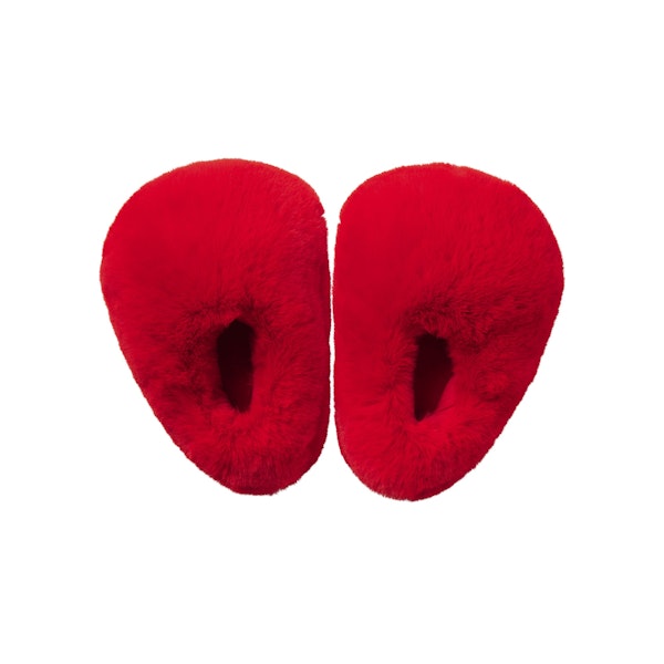 FAUX FUR HEART SLIPPER | RUBY FLAT ON A WHITE BACKGROUND | FLT