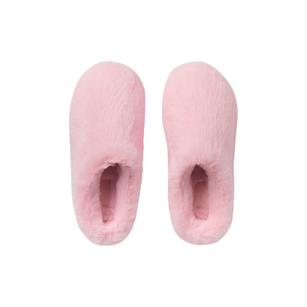 FAUX FUR SLIPPER | CHERRY BLOSSOM FLAT ON A WHITE BACKGROUND @ | FOCUS: 0.0, 1.0, 0.9