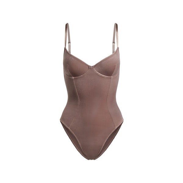 VELVET SWIM UNDERWIRE ONE PIECE | UMBER FLAT ON A WHITE BACKGROUND | FLT