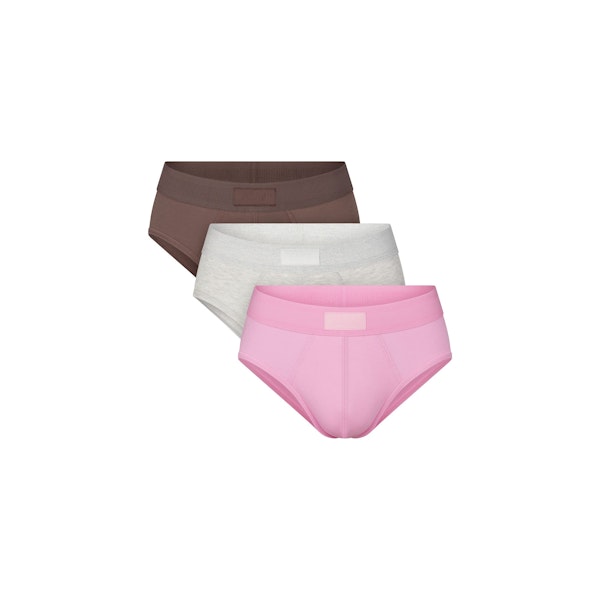 SKIMS COTTON MENS BRIEF 3-PACK | BUBBLE GUM UMBER MULTI FLAT ON A WHITE BACKGROUND | FLT| FOCUS: 0.9, 0.9, 0.9