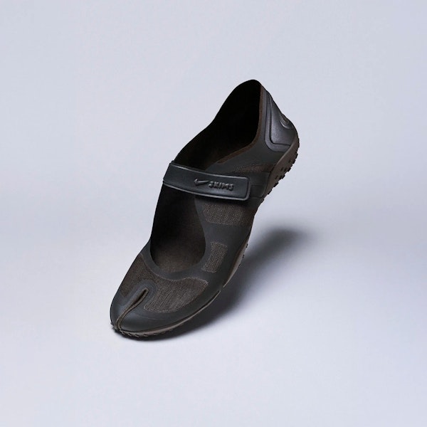 NikeSKIMS FOOTWEAR MESH RIFT | VELVET BROWN CAMPAIGN IMAGERY @ | FOCUS: 0.0, 1.0, 0.9