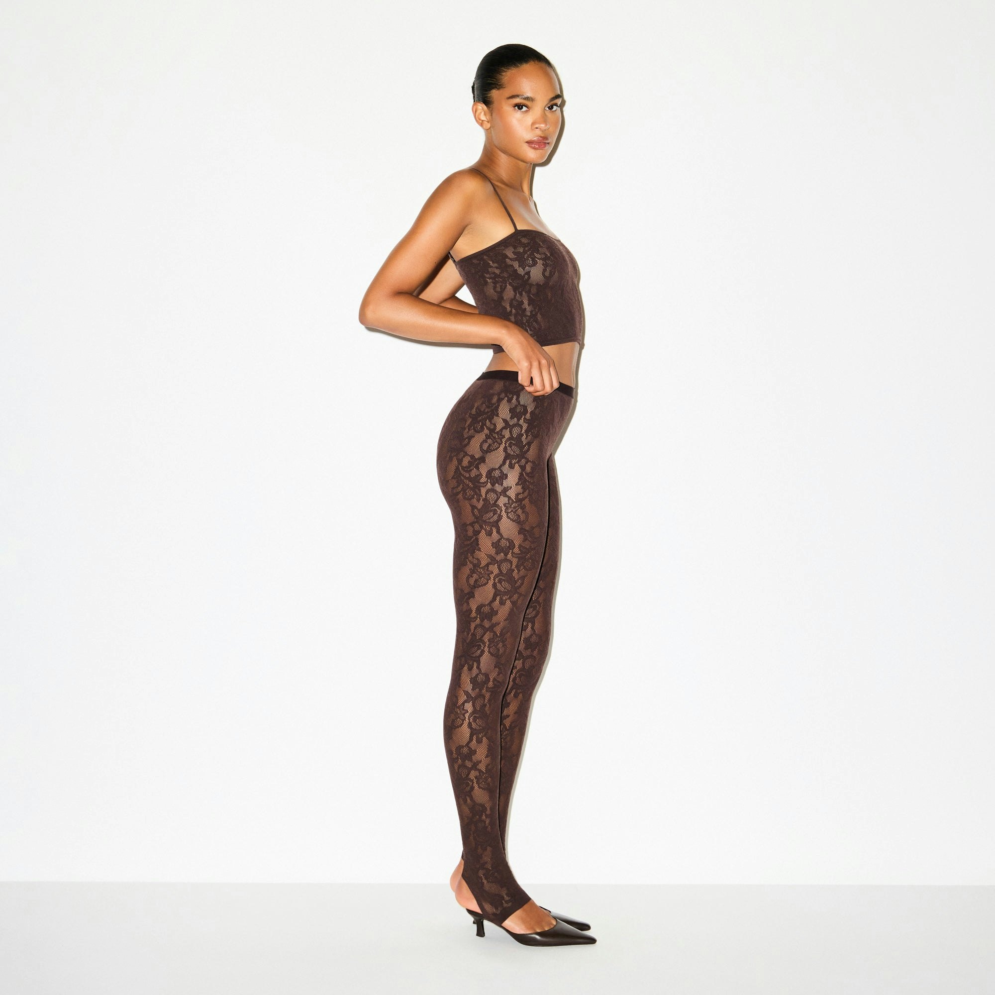 KNIT LACE CROPPED CAMI | ESPRESSO ON A MODEL SIDE VIEW @ | FOCUS: 0.0, 1.0, 0.9