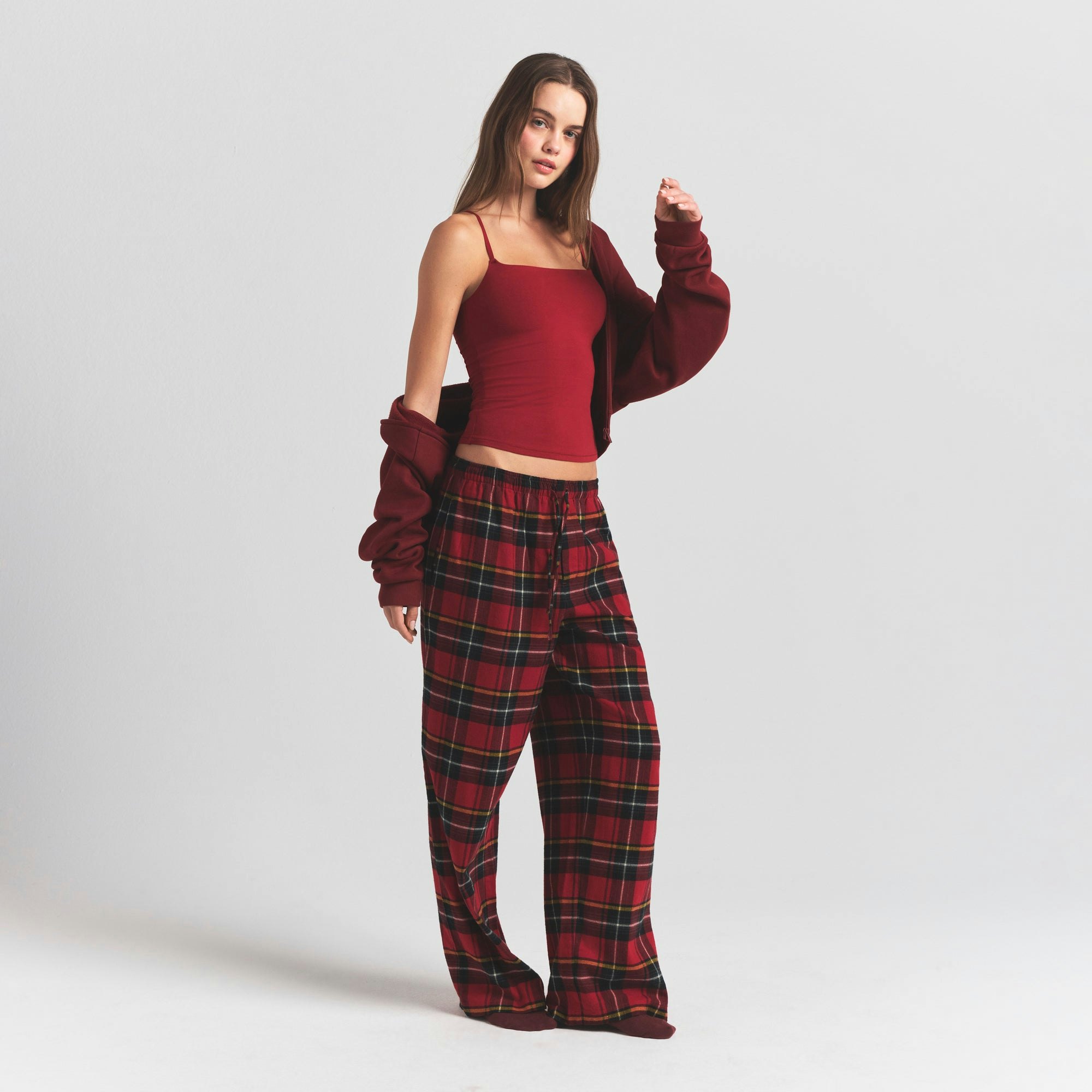 COTTON JERSEY CAMI | BRICK ON A MODEL SIDE VIEW ON A MODEL FRONT VIEW @ | FOCUS: 0.0, 1.0, 0.9