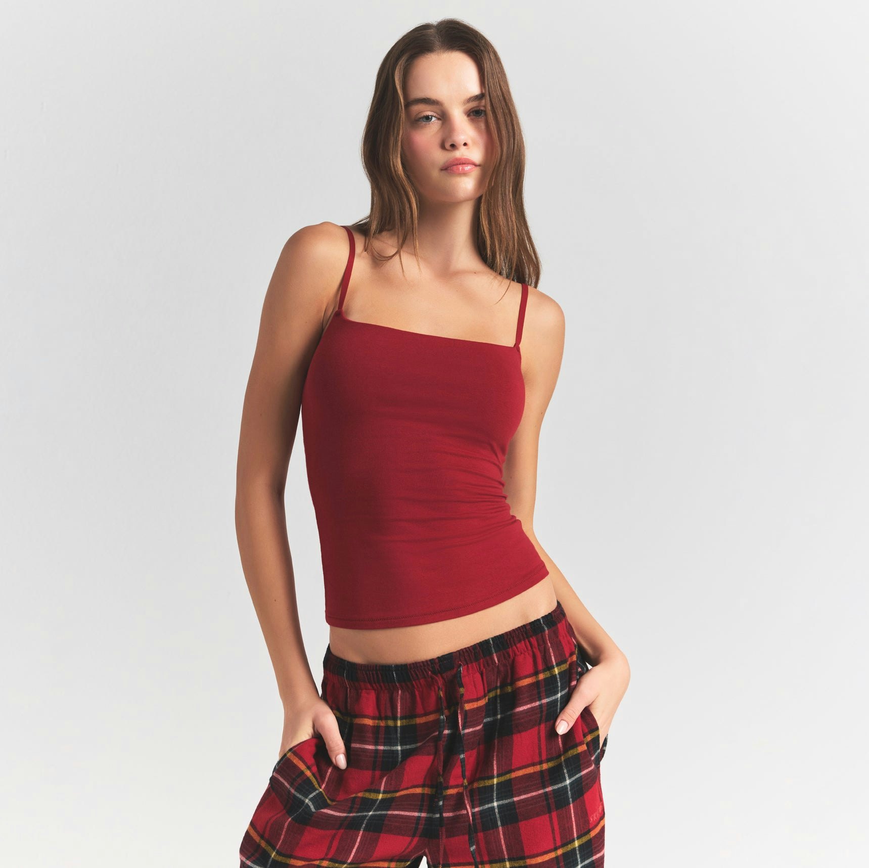 COTTON JERSEY CAMI | BRICK ON A MODEL FRONT VIEW ON A MODEL FRONT VIEW @ | FOCUS: 0.0, 1.0, 0.9