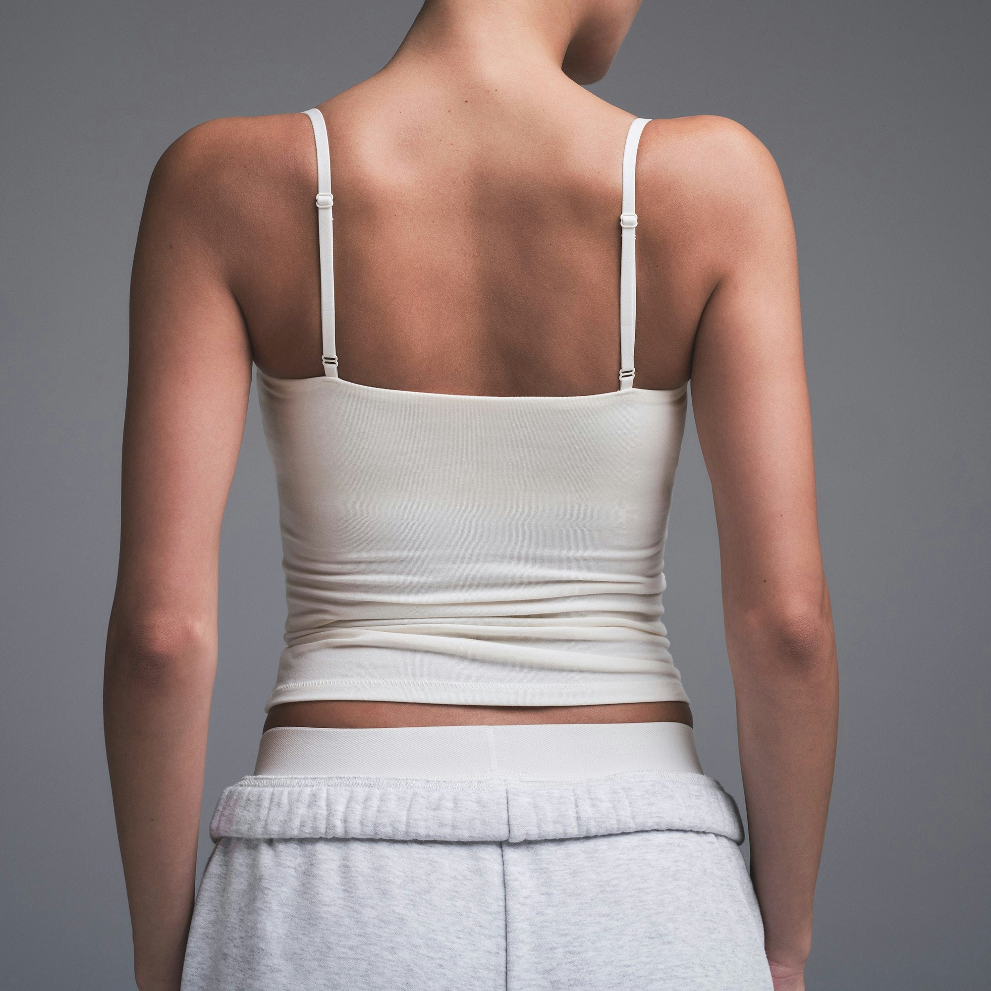 COTTON JERSEY CAMI | MARBLE ON A MODEL SIDE VIEW | FOCUS: 0.0, 1.0, 0.9