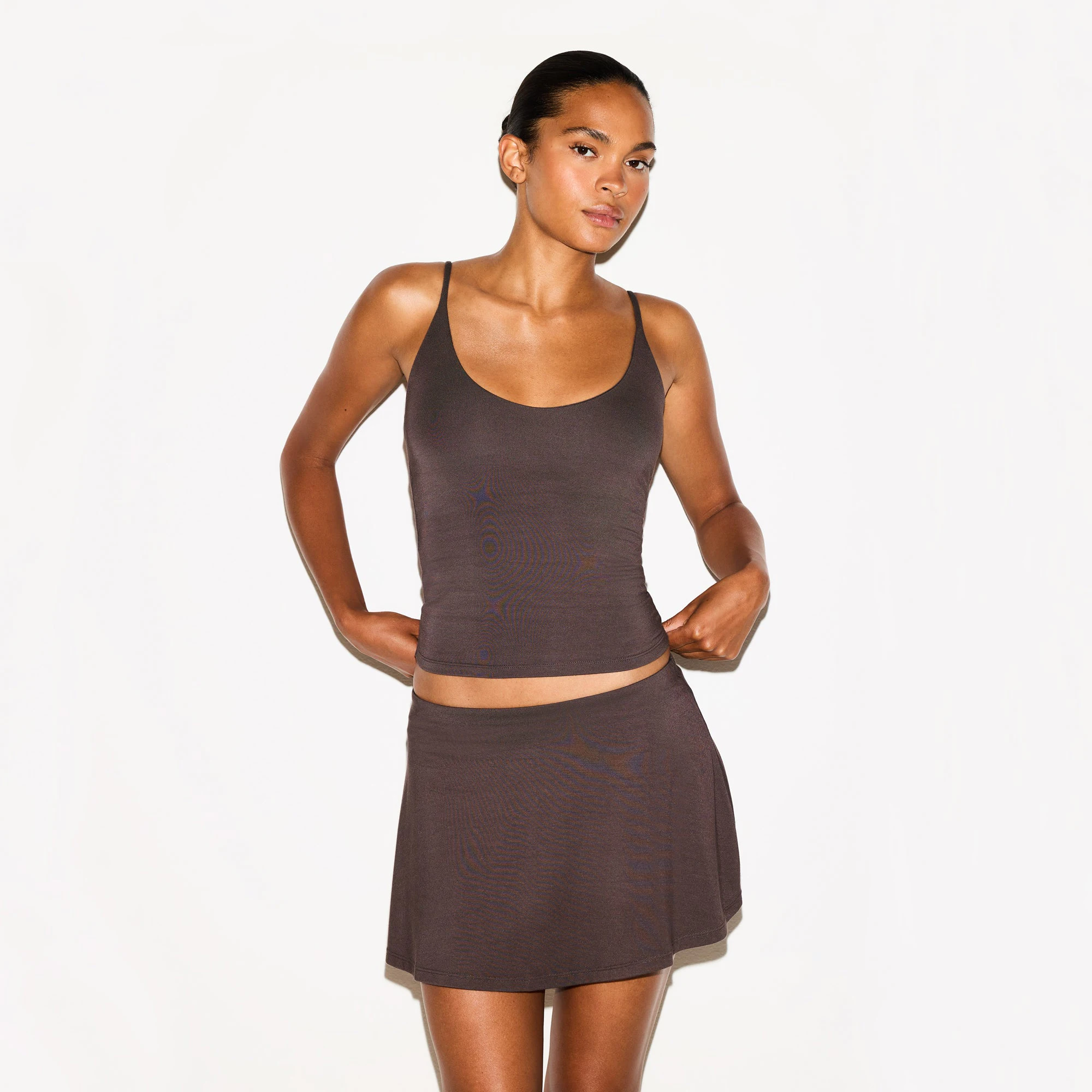 SMOOTH LAYERS SCOOP NECK CAMI | RAISIN ON A MODEL SIDE VIEW @ | FOCUS: 0.0, 1.0, 0.9