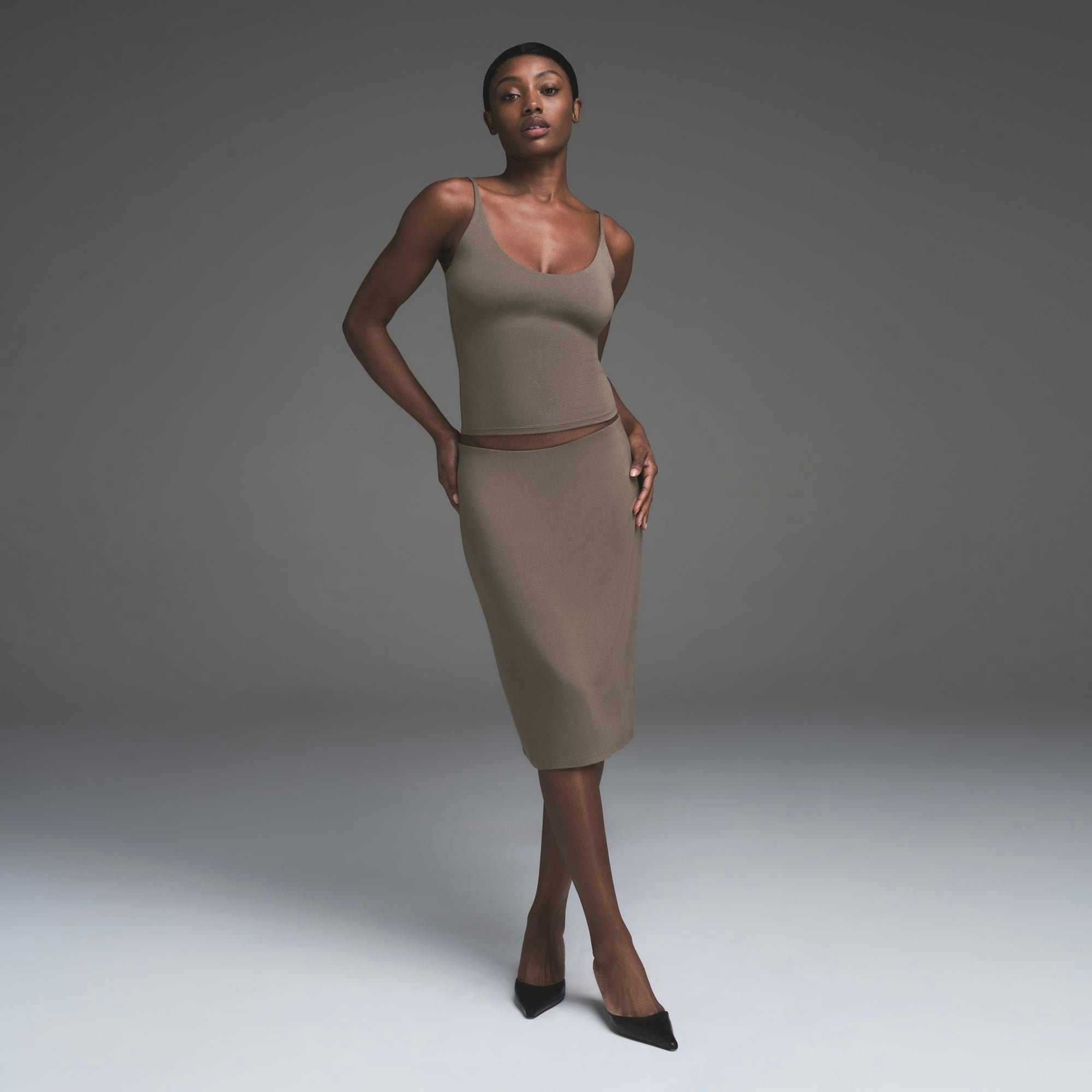 SMOOTH LOUNGE CAMI | TRUFFLE ON A MODEL BACK VIEW | FOCUS: 0.0, 1.0, 0.9