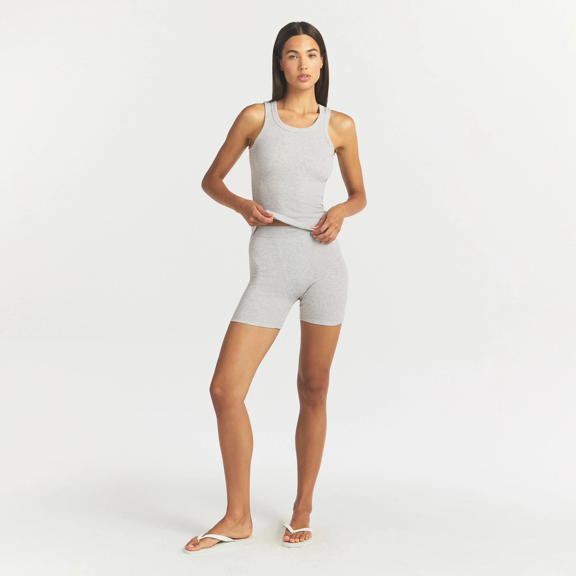 COTTON RIB SCOOP NECK TANK | LIGHT HEATHER GREY ON A MODEL FRONT VIEW @ | FOCUS: 0.0, 1.0, 0.9