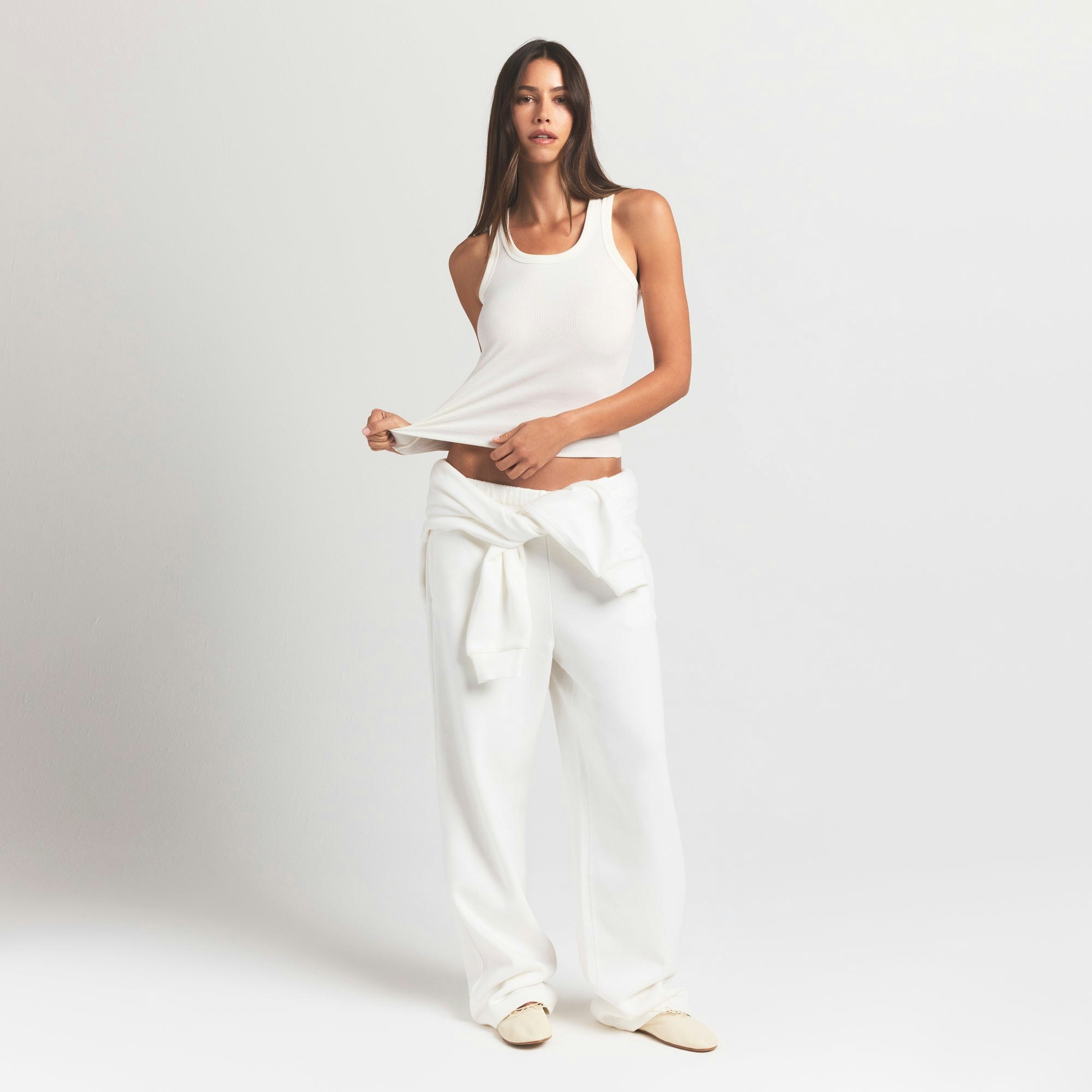 COTTON RIB SCOOP NECK TANK | MARBLE ON A MODEL FRONT VIEW @ | FOCUS: 0.9, 0.1, 0.7