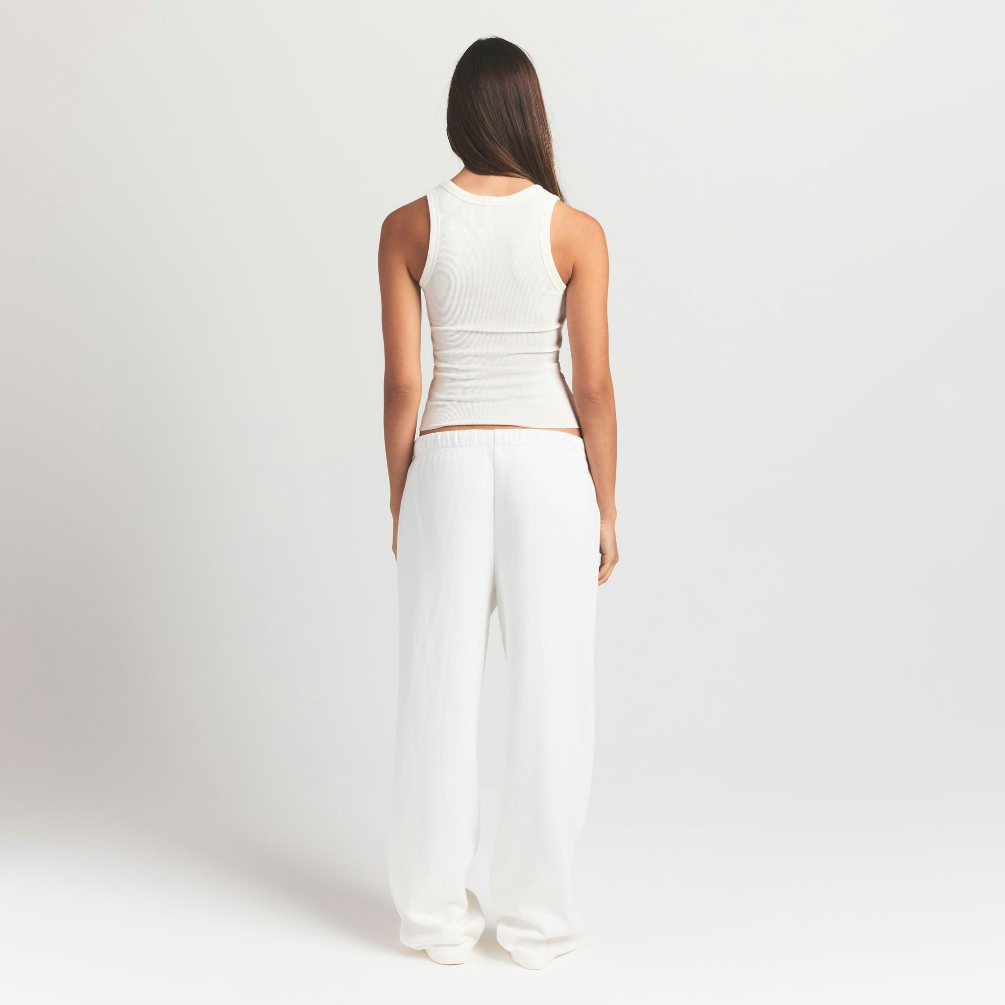 COTTON RIB SCOOP NECK TANK | MARBLE ON A MODEL BACK VIEW S | FOCUS: 0.0, 1.0, 0.9