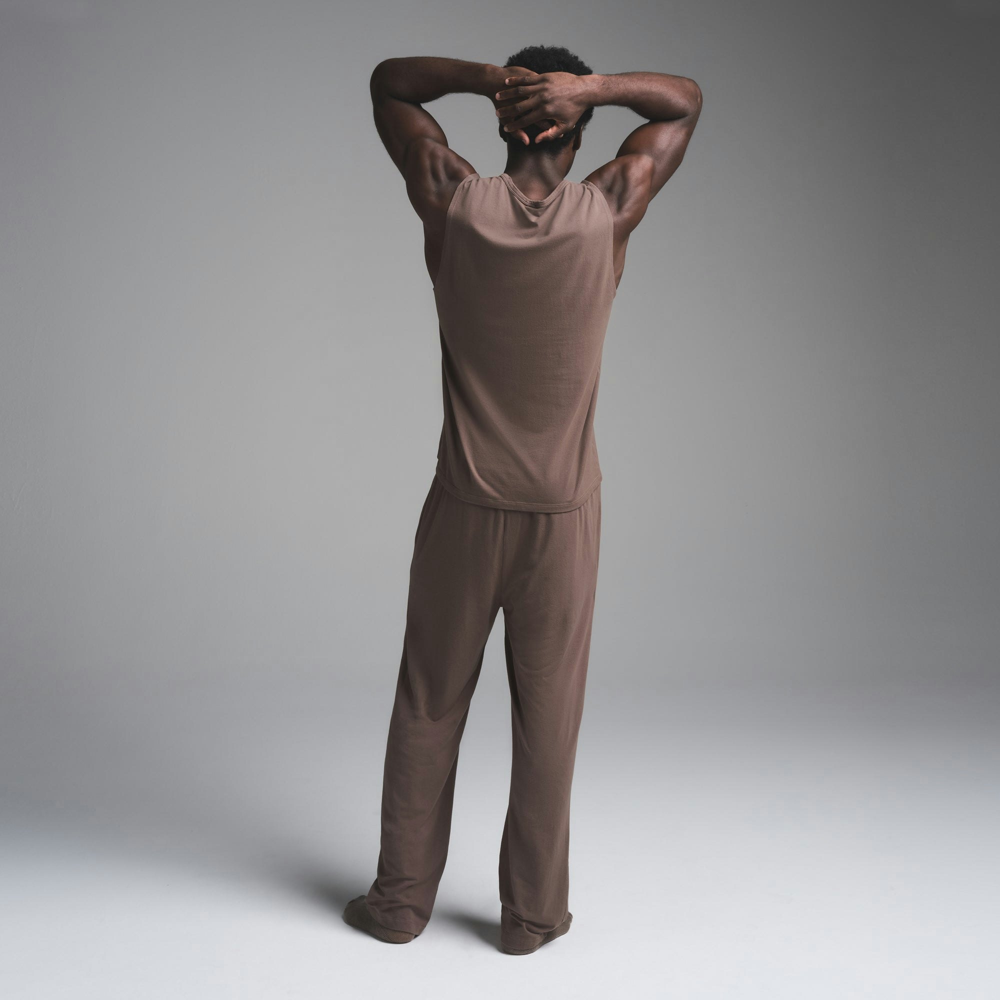 JERSEY SLEEP MENS TANK | UMBER ON A MODEL BACK VIEW