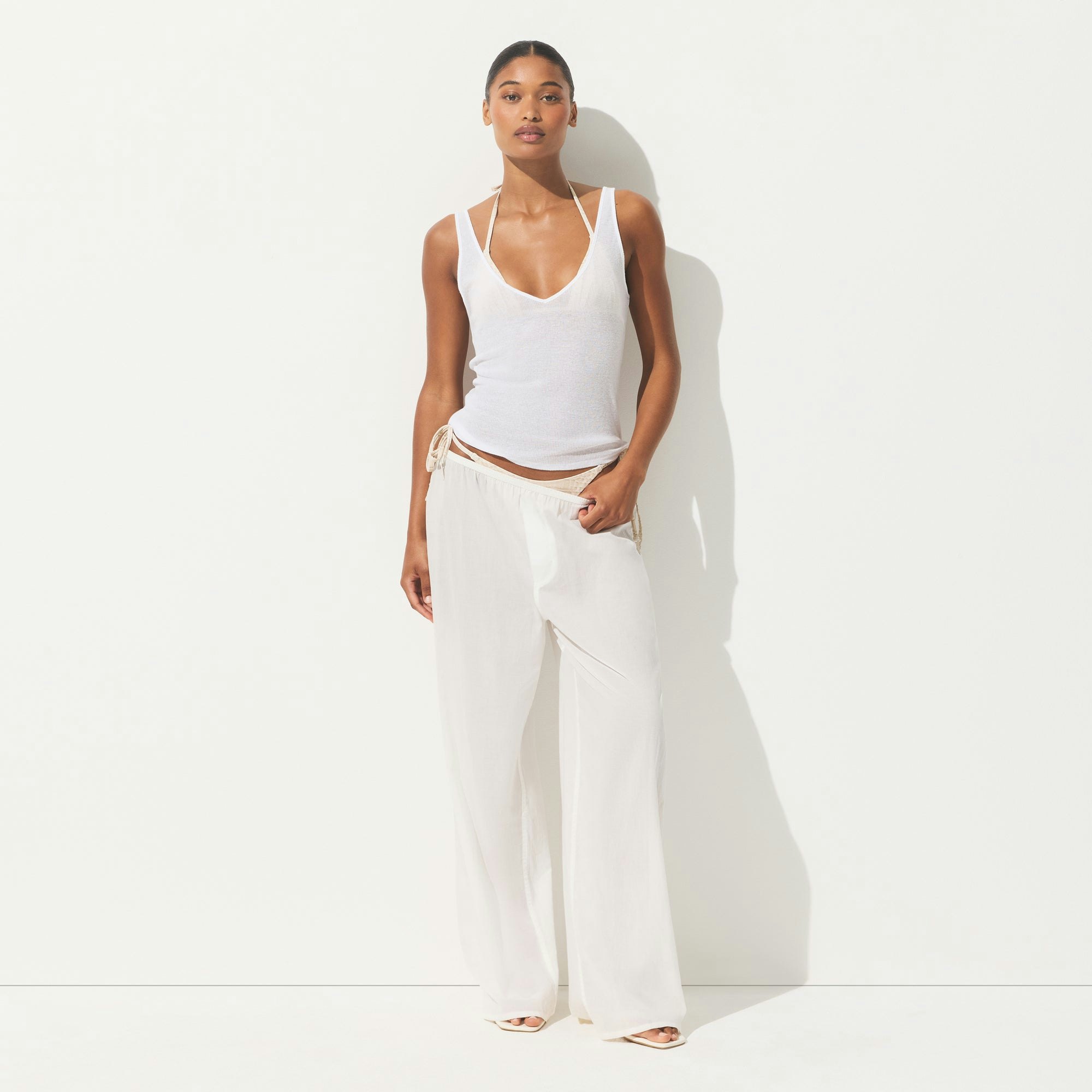 SHEER COTTON V NECK TANK | SNOW ON A MODEL FRONT  VIEW | FOCUS: 0.0, 1.0, 0.9