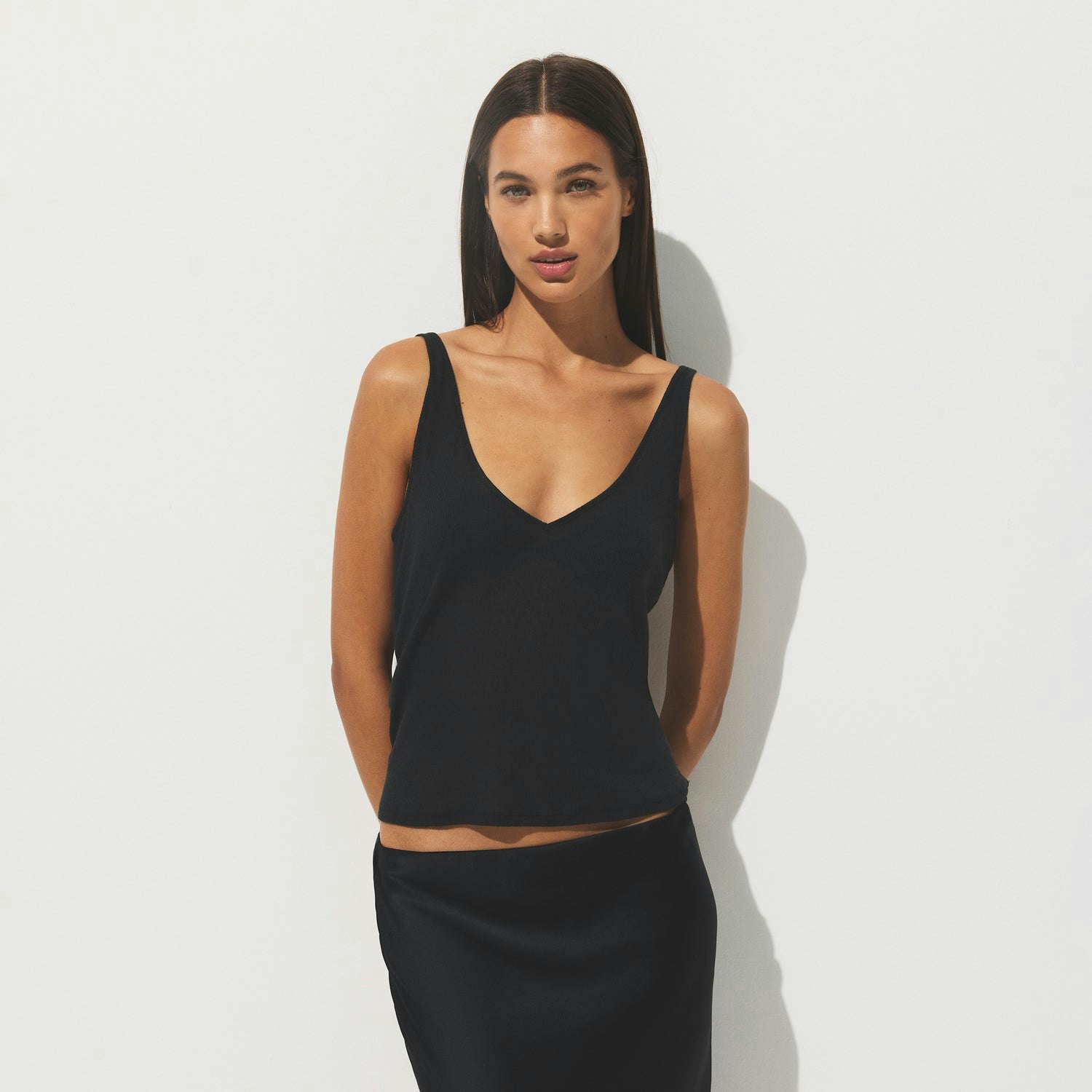 SHEER COTTON V NECK TANK | SOOT ON A MODEL SIDE VIEW | FOCUS: 0.0, 1.0, 0.9