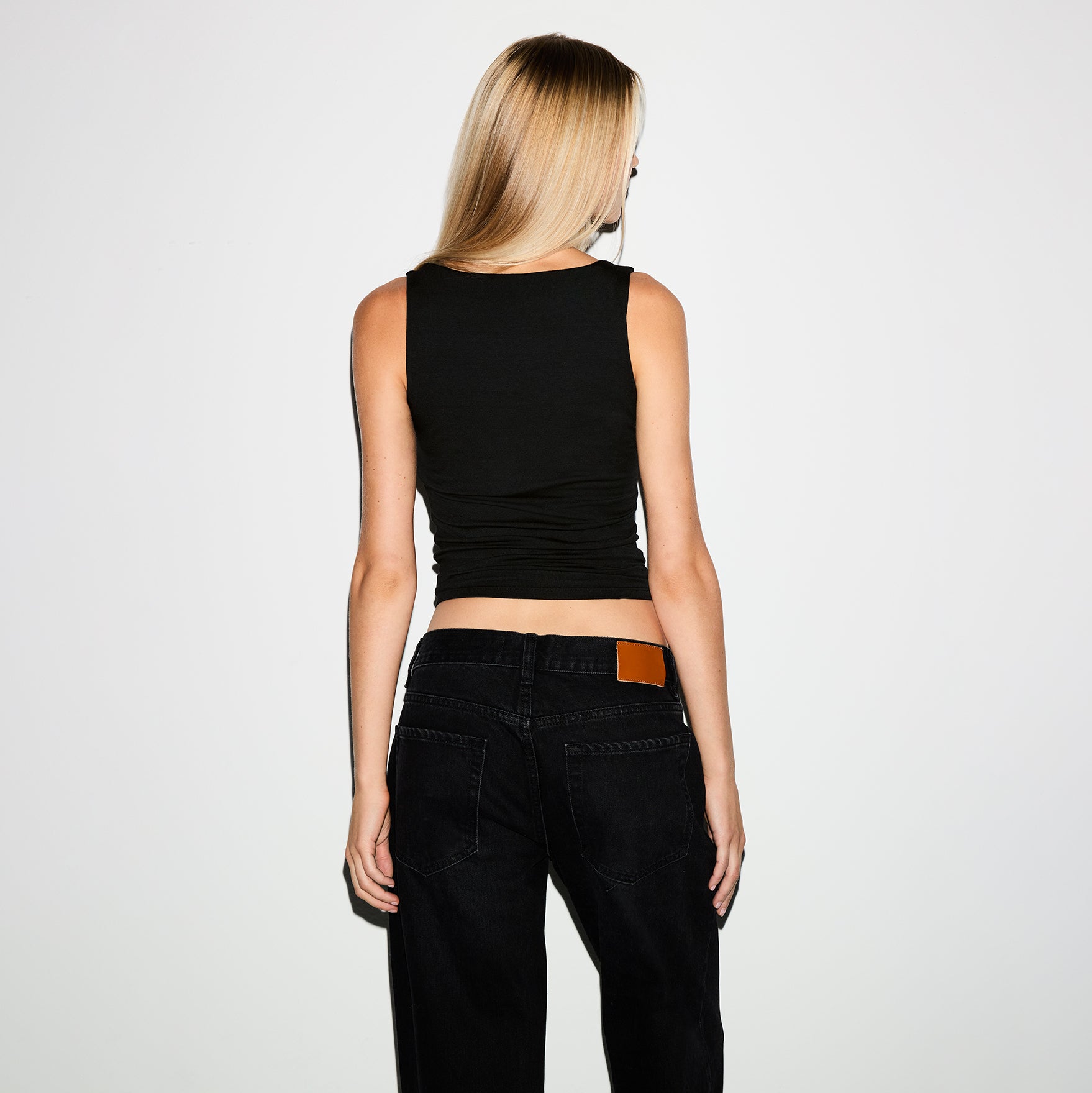 SMOOTH LAYERS SQUARE NECK TANK | OBSIDIAN | SKIMS