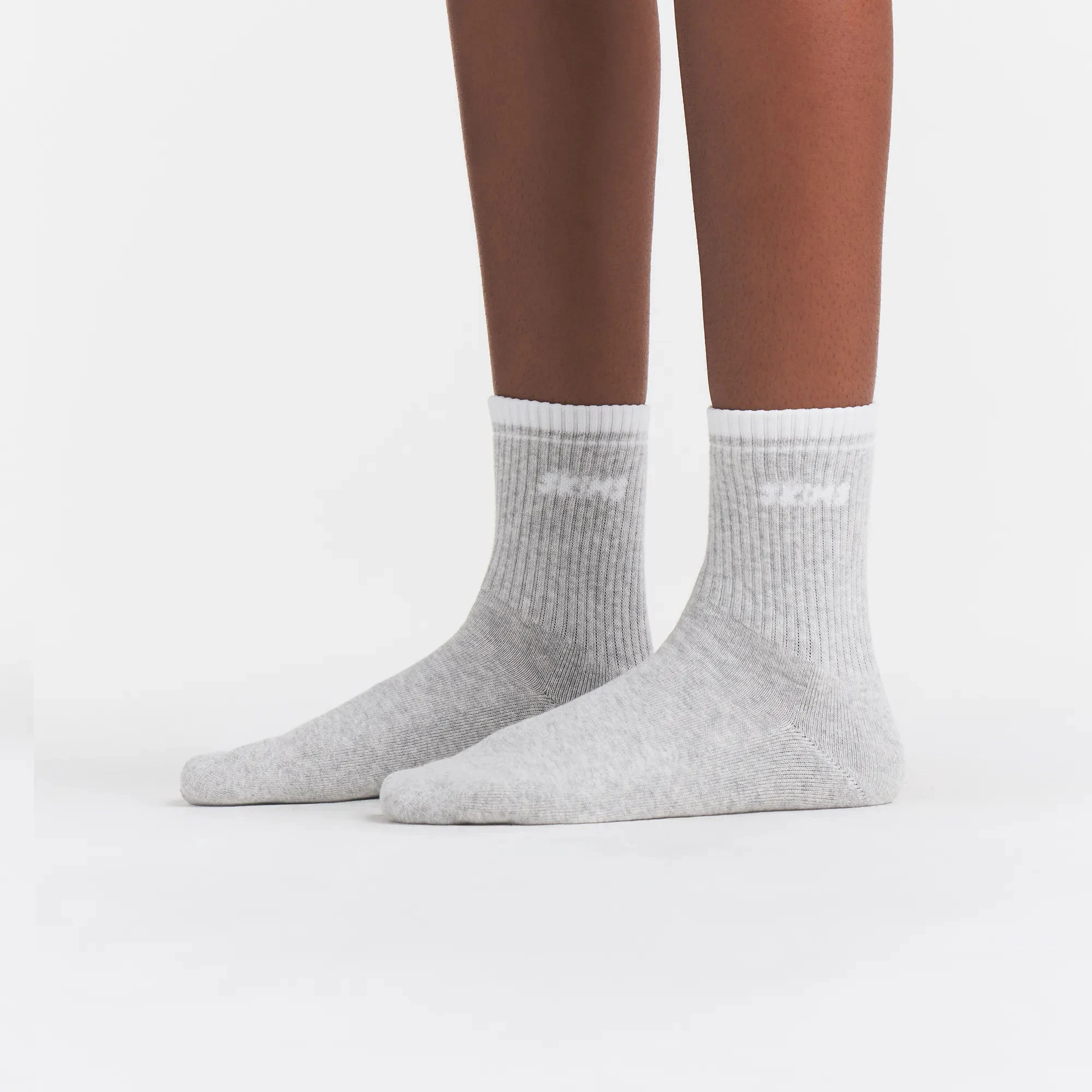 RIBBED QUARTER CREW LOGO SOCK 3-PACK | CURRANT SNOW MULTI & LAYS FLAT ON A WHITE BACKGROUND | FLT