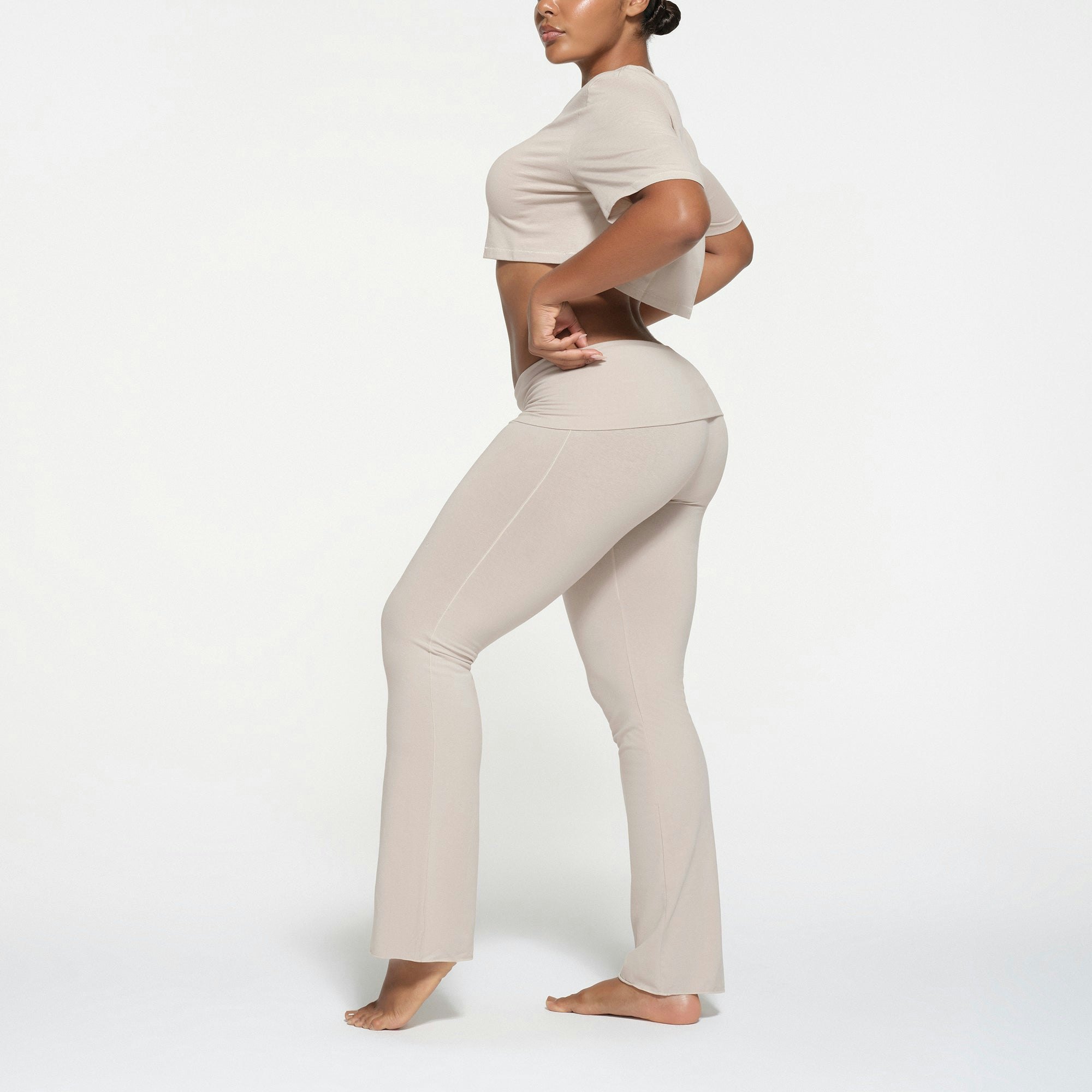 RELAXED TEES OVERSIZED CROPPED T-SHIRT | STONE ON A MODEL SIDE VIEW