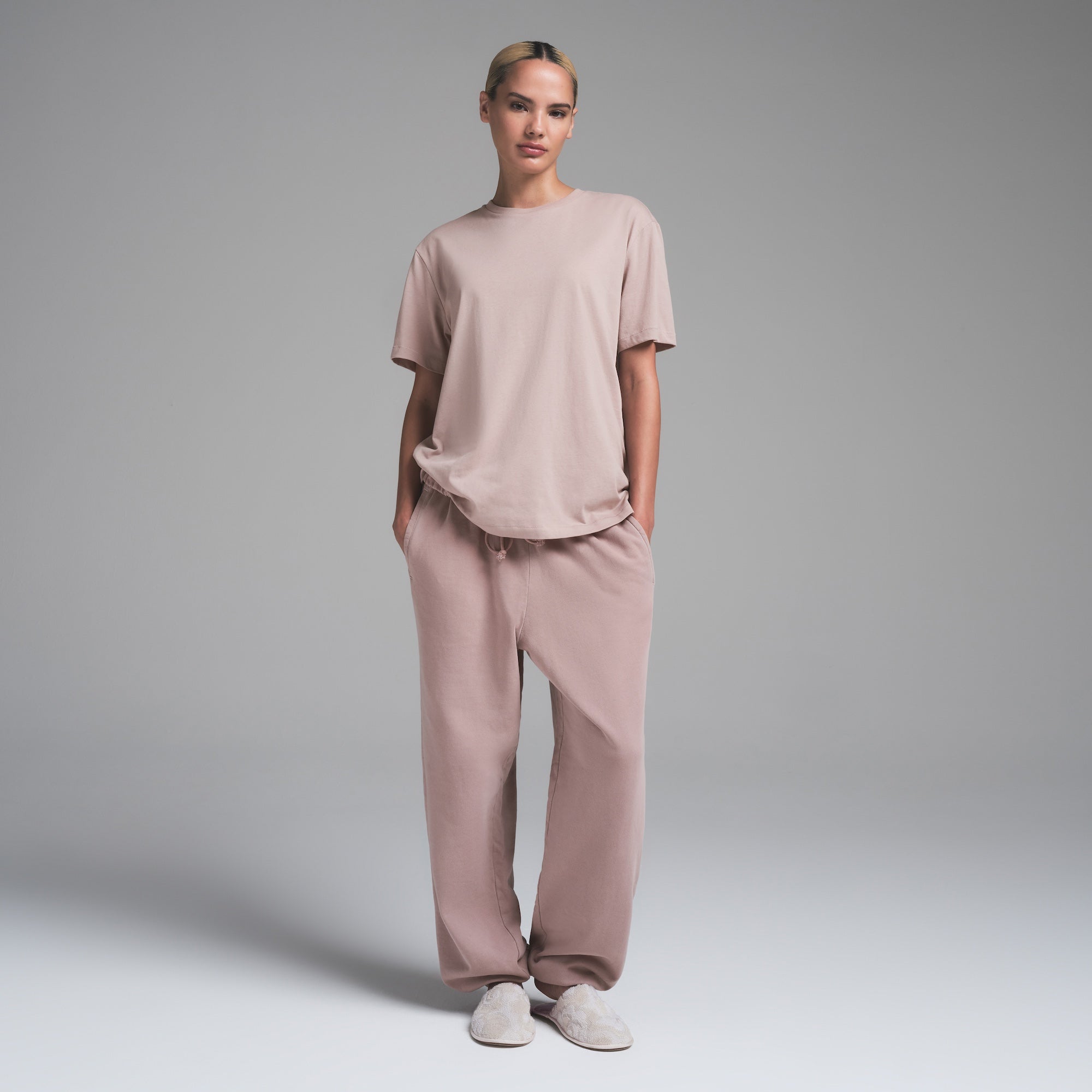 RELAXED TEES OVERSIZED LONG T-SHIRT | FAWN ON A MODEL FRONT VIEW | FOCUS: 0.0, 1.0, 0.9