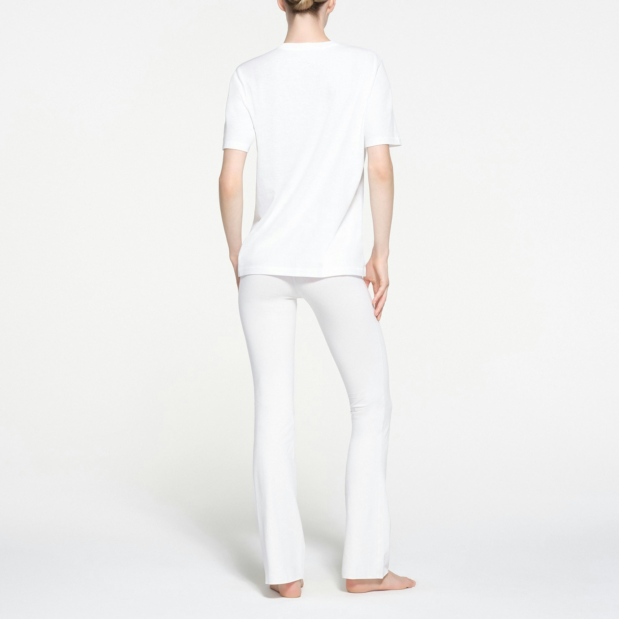 RELAXED TEES OVERSIZED LONG T-SHIRT | SNOW ON A MODEL BACK VIEW