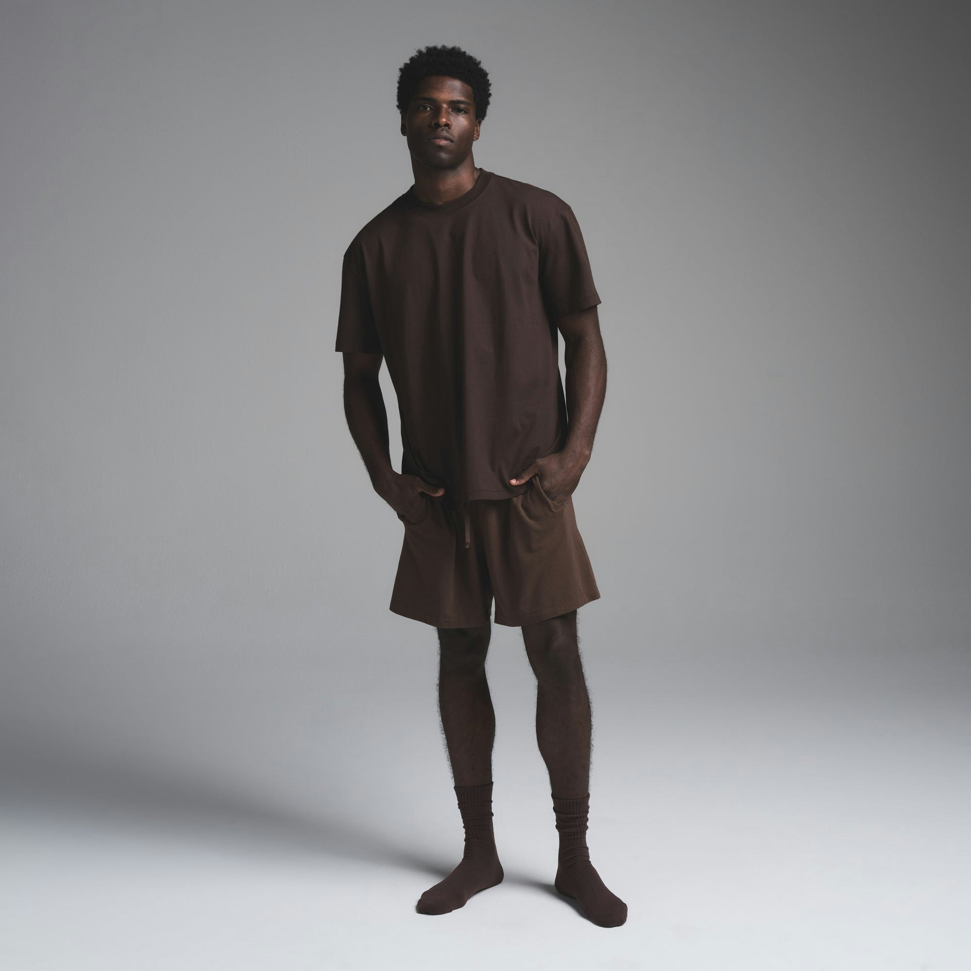 HEAVYWEIGHT COTTON MENS RELAXED T-SHIRT | ESPRESSO ON A MODEL FRONT VIEW  | FOCUS: 0.0, 1.0, 0.9