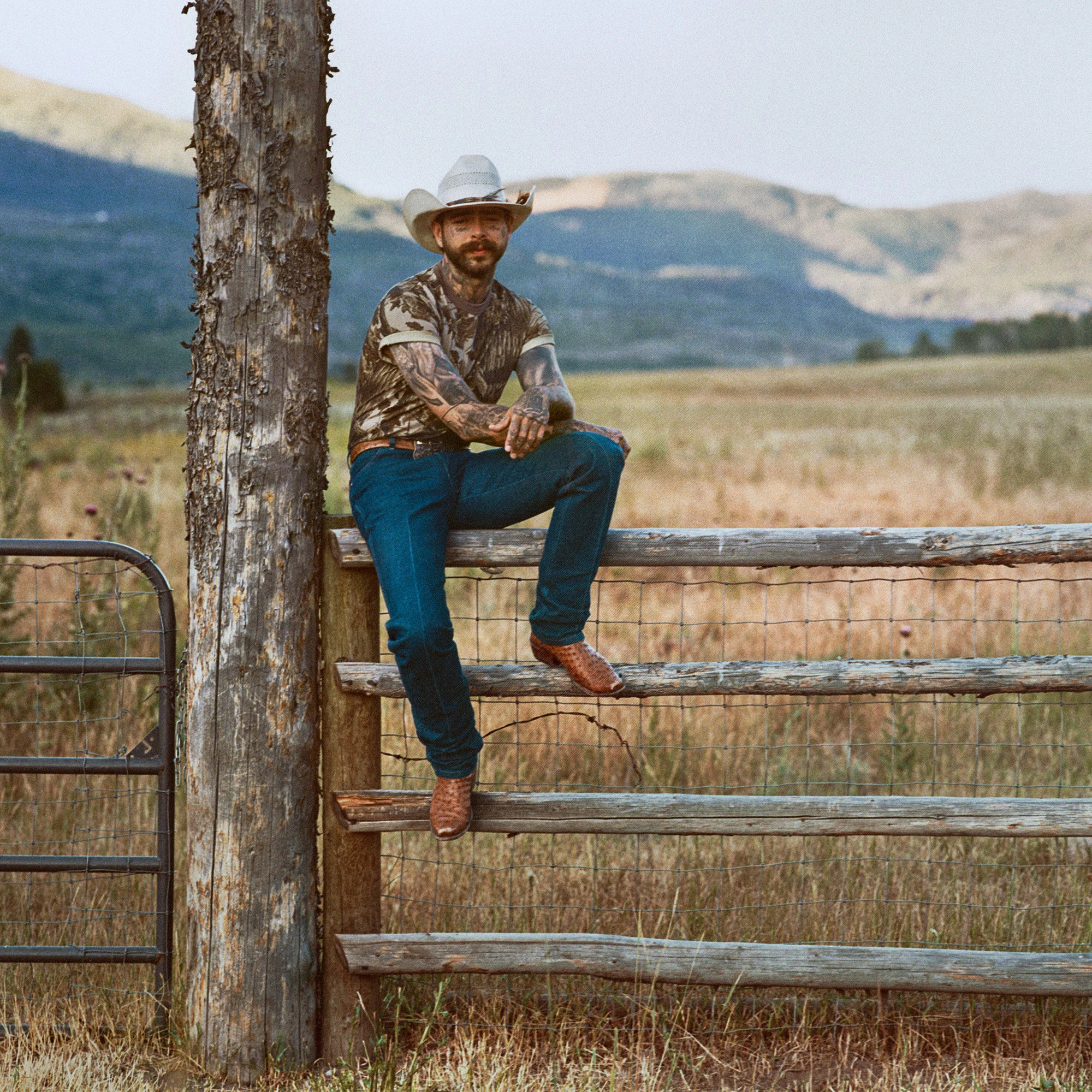 SKIMS COTTON MENS CLASSIC T-SHIRT | REALTREE CAMO PRINT CAMPAIGN IMAGERY @ | FOCUS: 0.0, 1.0, 0.9