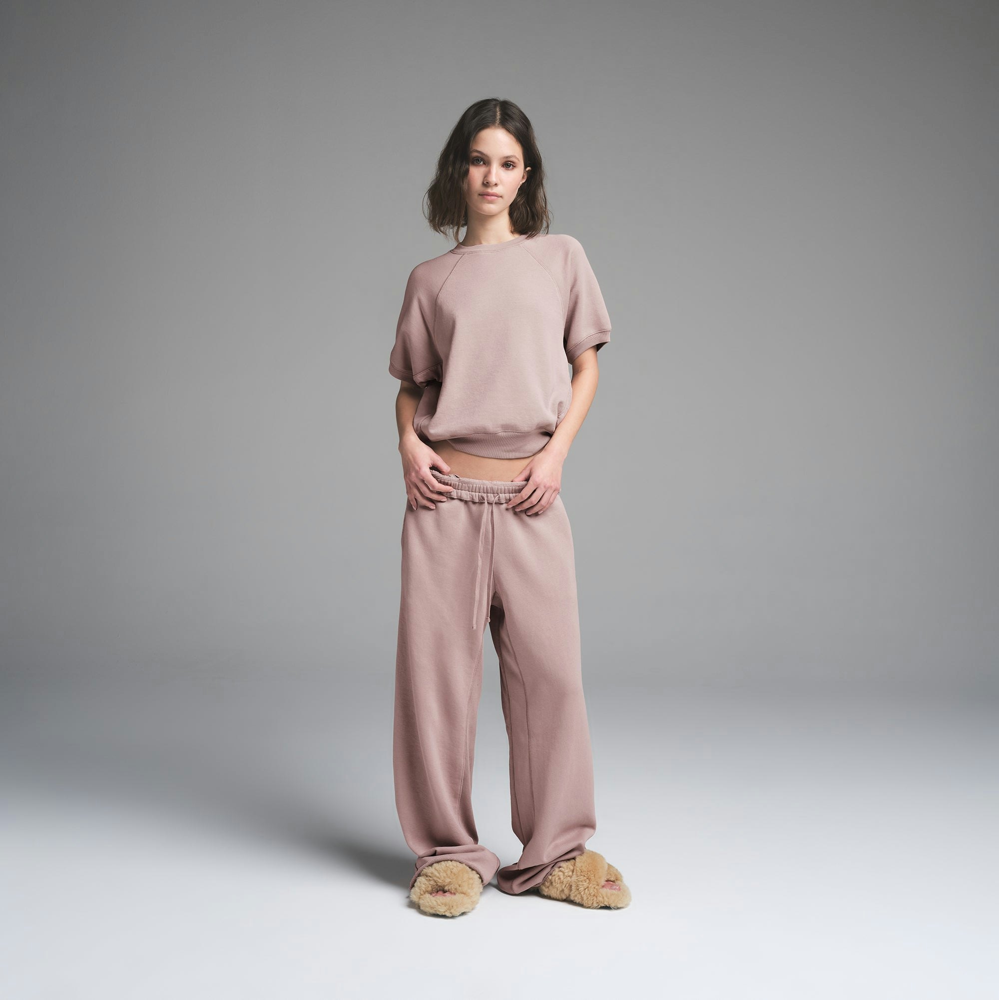 FRENCH TERRY RAGLAN SHORT SLEEVE SWEATSHIRT | FAWN ON A MODEL FRONT VIEW | FOCUS: 0.0, 1.0, 0.9