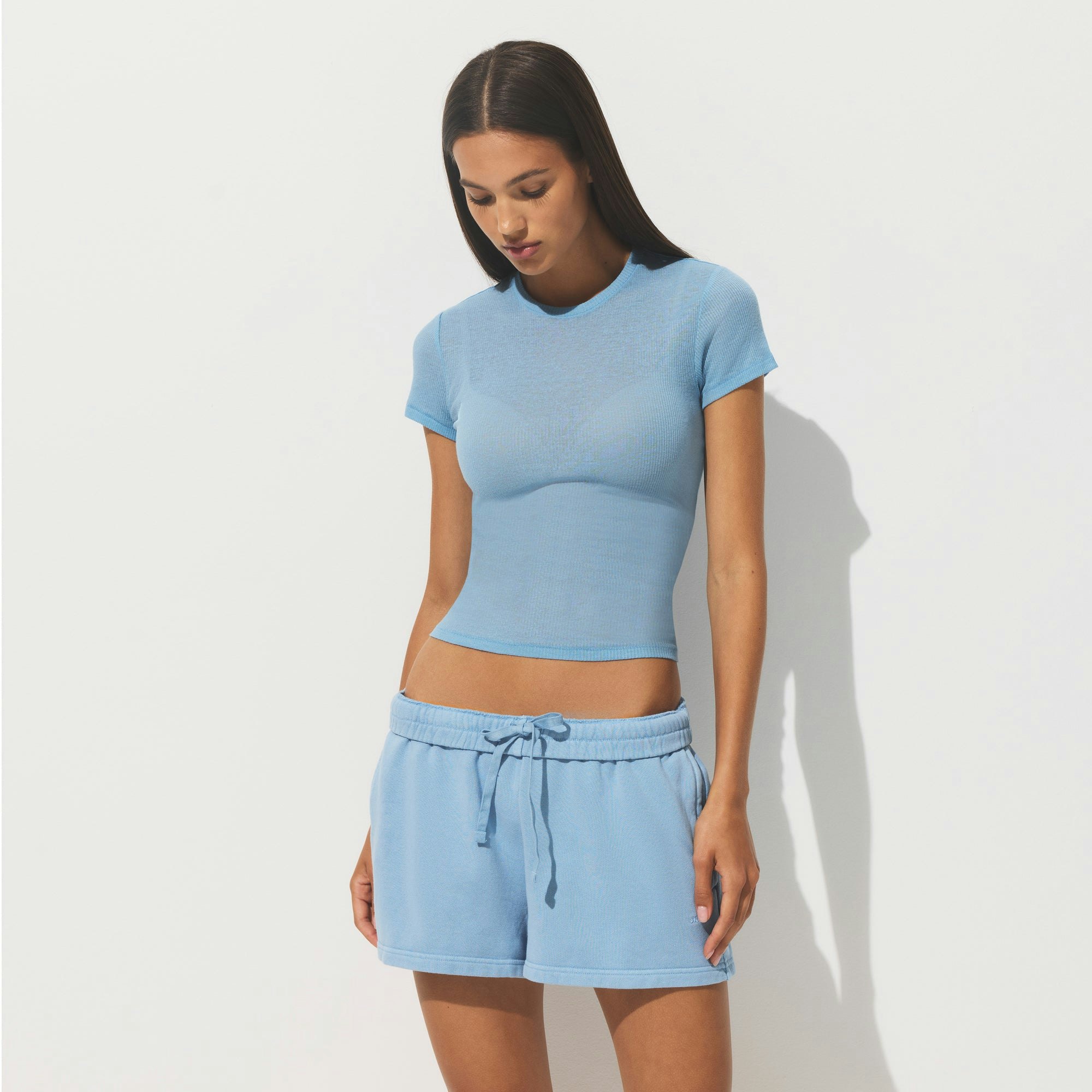 SHEER COTTON T-SHIRT | BLUE BELL ON A MODEL SIDE VIEW | FOCUS: 0.0, 1.0, 0.9