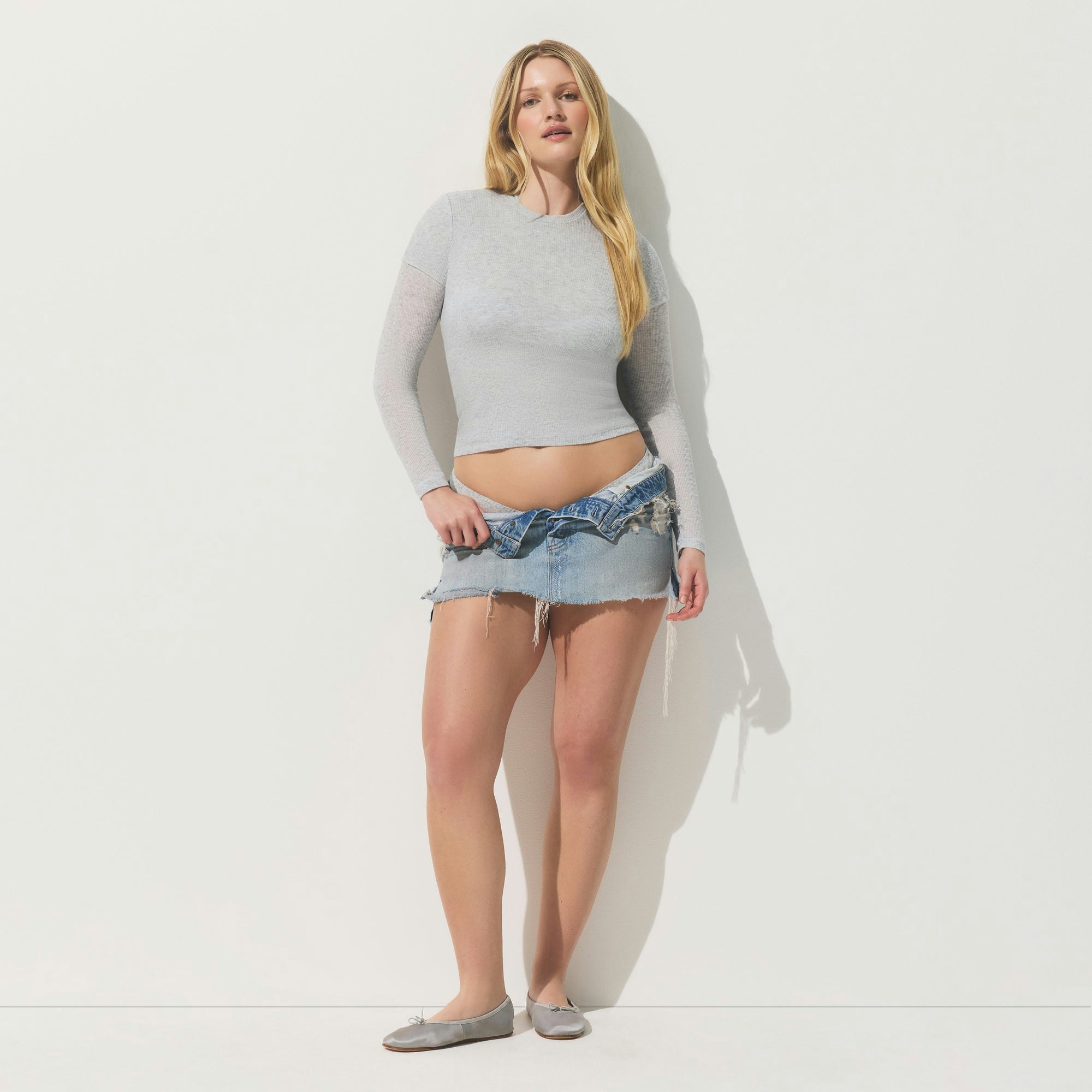 SHEER COTTON T-SHIRT | LIGHT HEATHER GREY ON A MODEL FRONT VIEW | FOCUS: 0.0, 1.0, 0.9