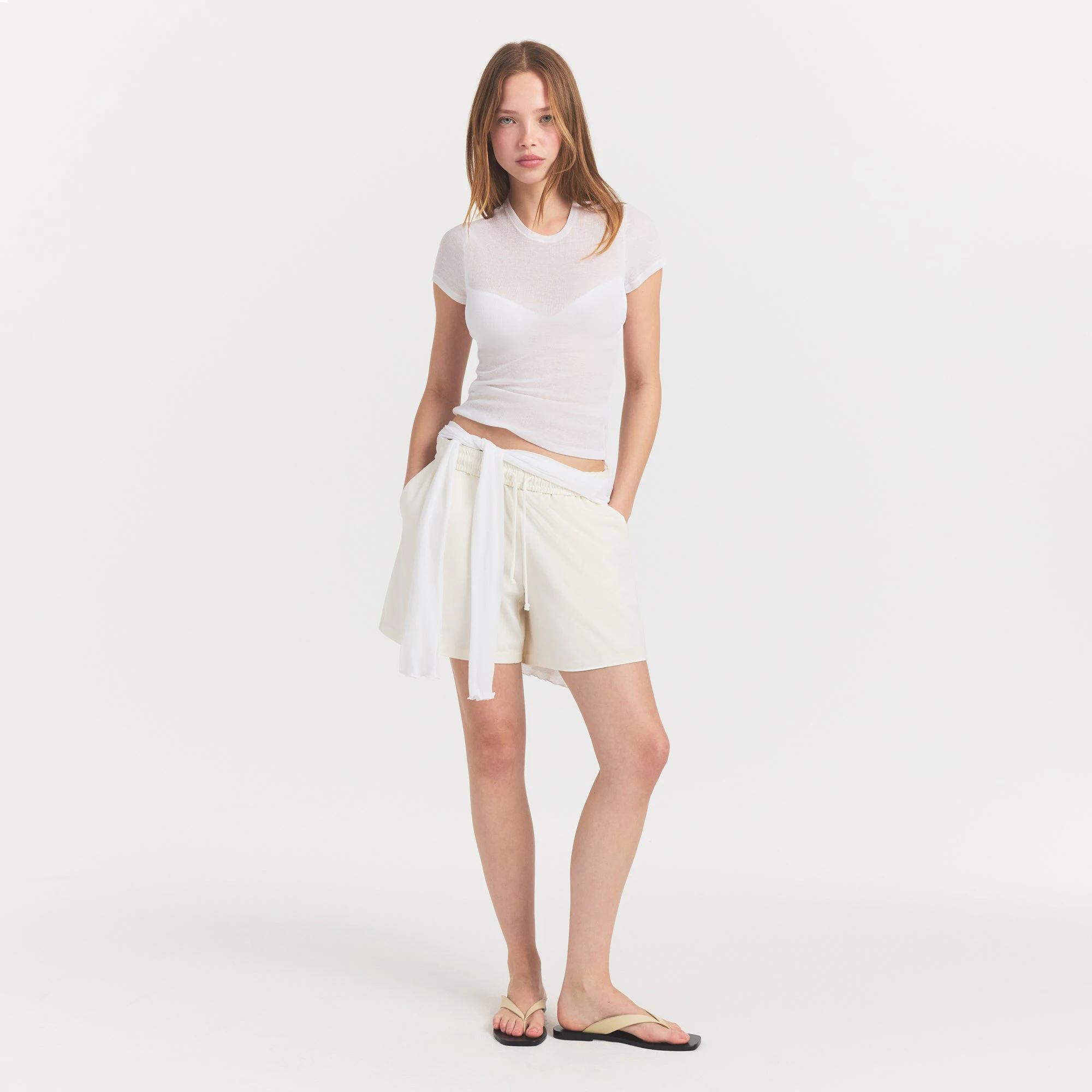 SHEER RIB T-SHIRT | SNOW ON A MODEL FRONT VIEW @ | FOCUS: 0.0, 1.0, 0.9
