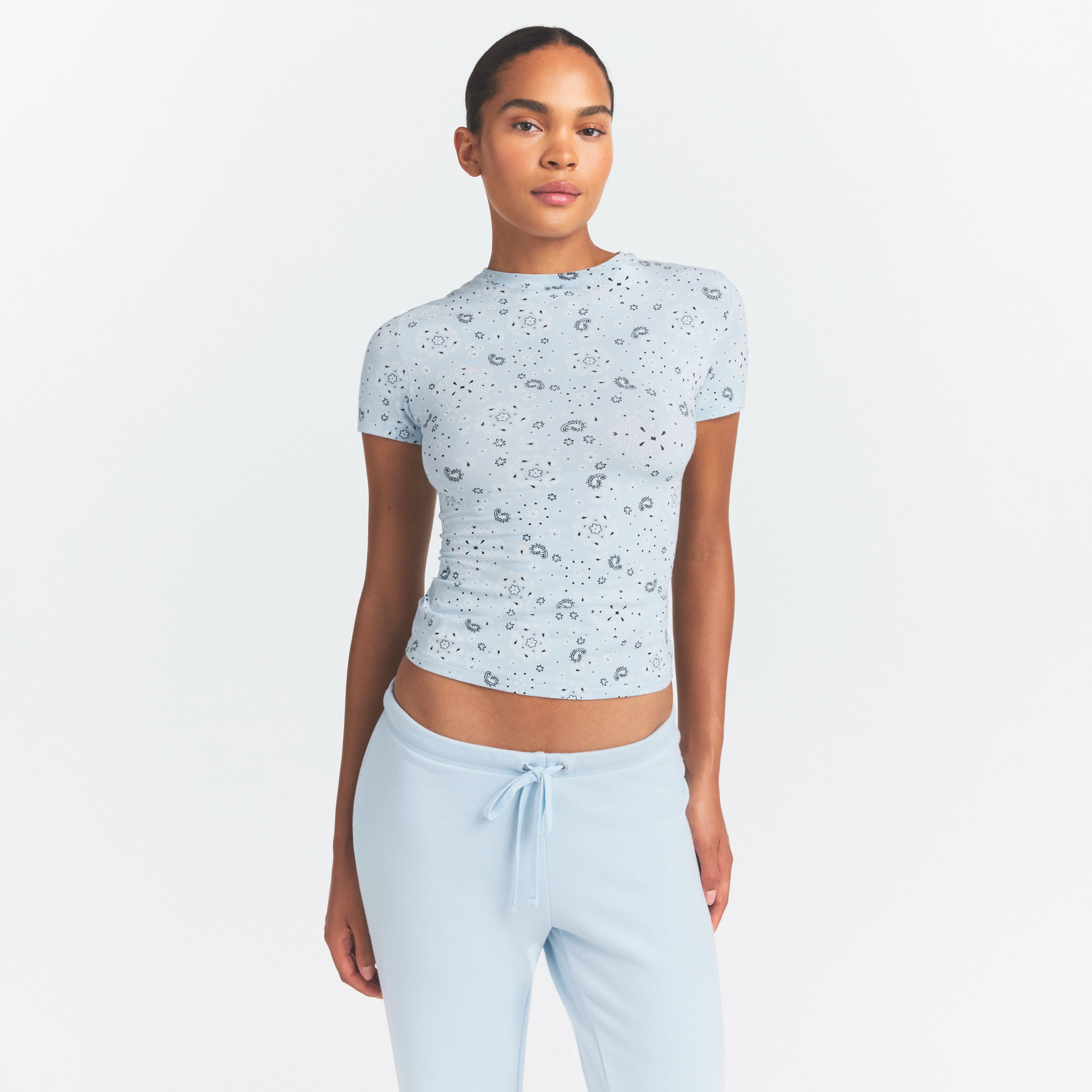 COTTON JERSEY T-SHIRT | POWDER BLUE BANDANA ON A MODEL SIDE VIEW