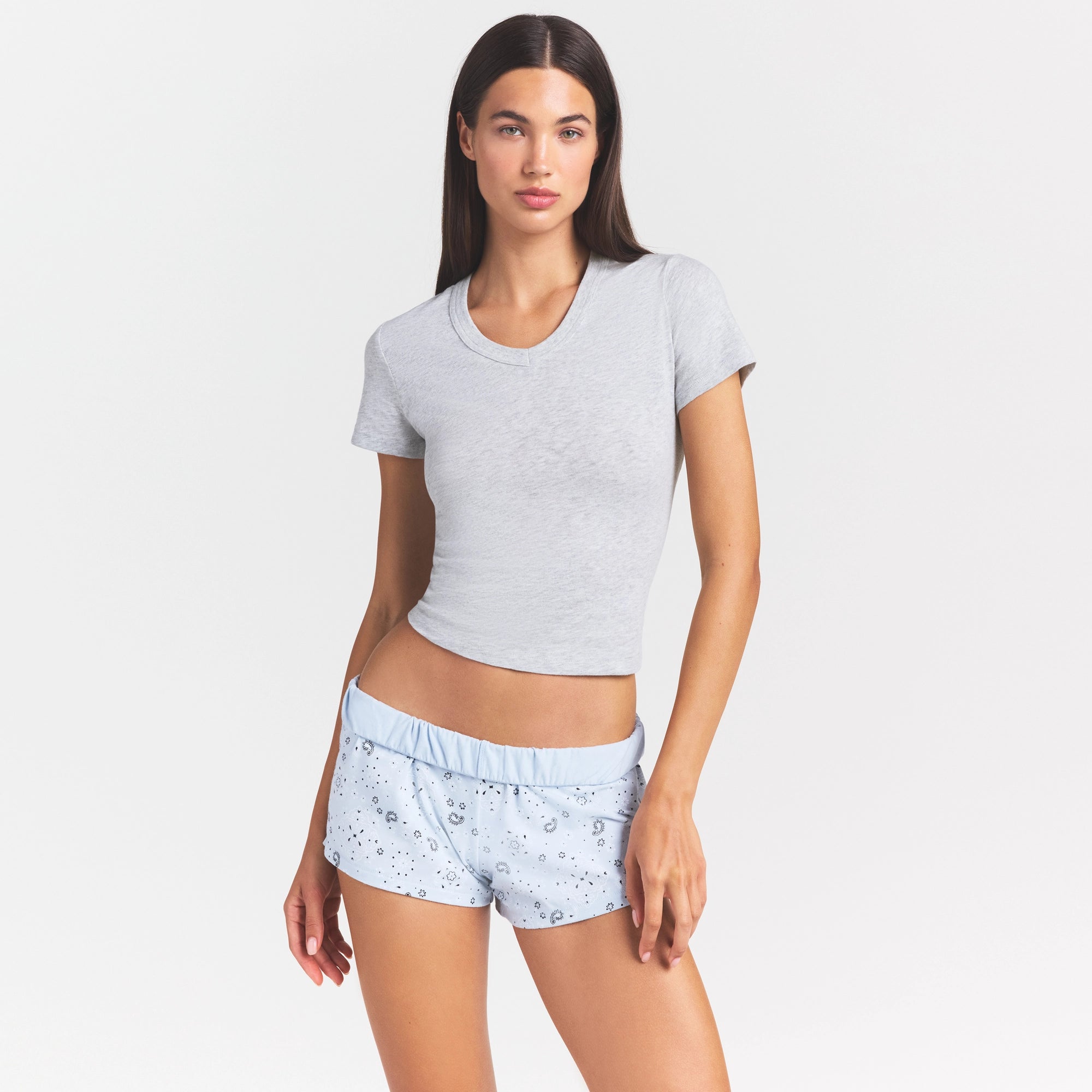 WORN IN JERSEY BABY V NECK TEE | LIGHT HEATHER GREY ON A MODEL SIDE VIEW @ | FOCUS: 0.0, 1.0, 0.9