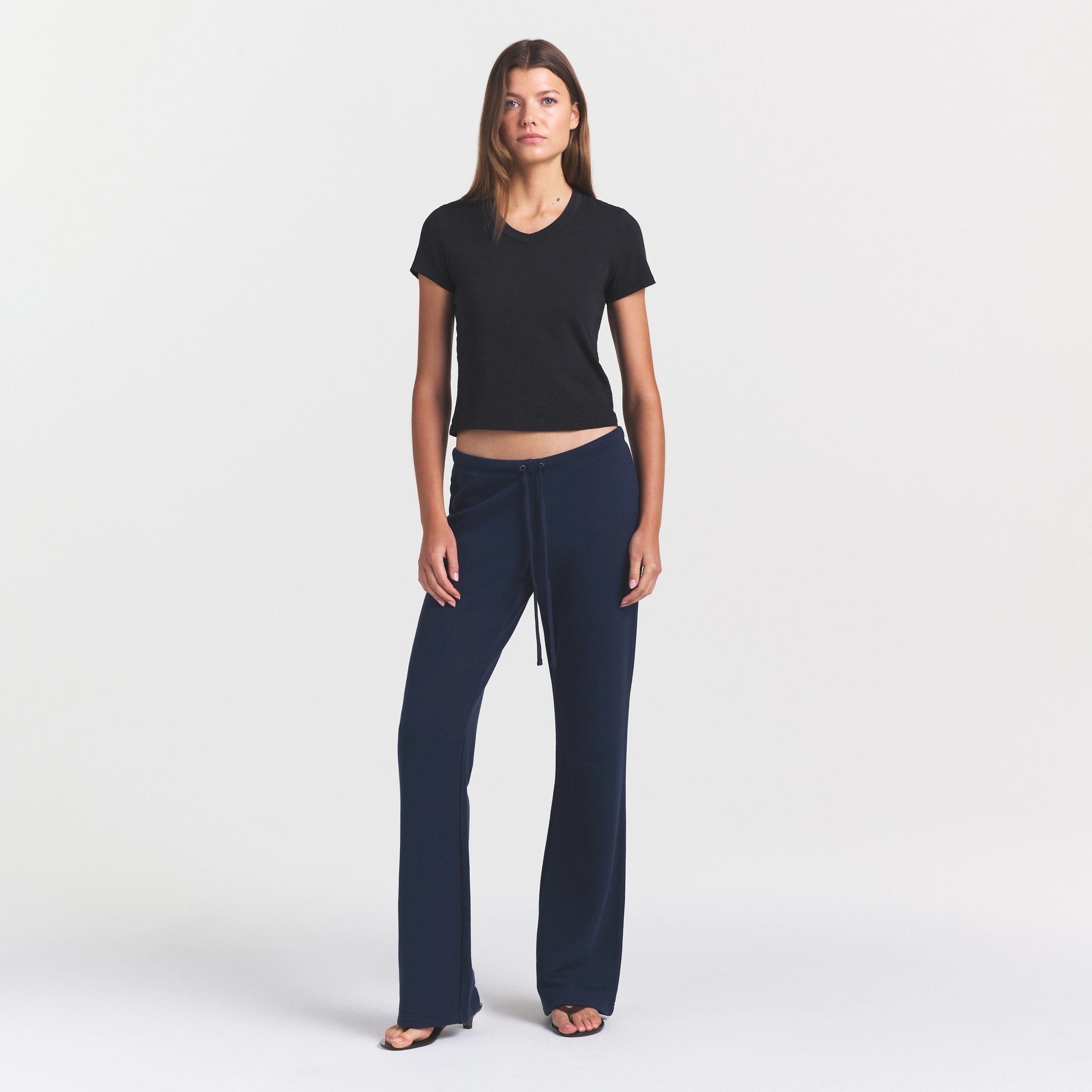 WORN IN JERSEY BABY V NECK TEE | WASHED ONYX ON A MODEL FRONT VIEW @ | FOCUS: 0.0, 1.0, 0.9