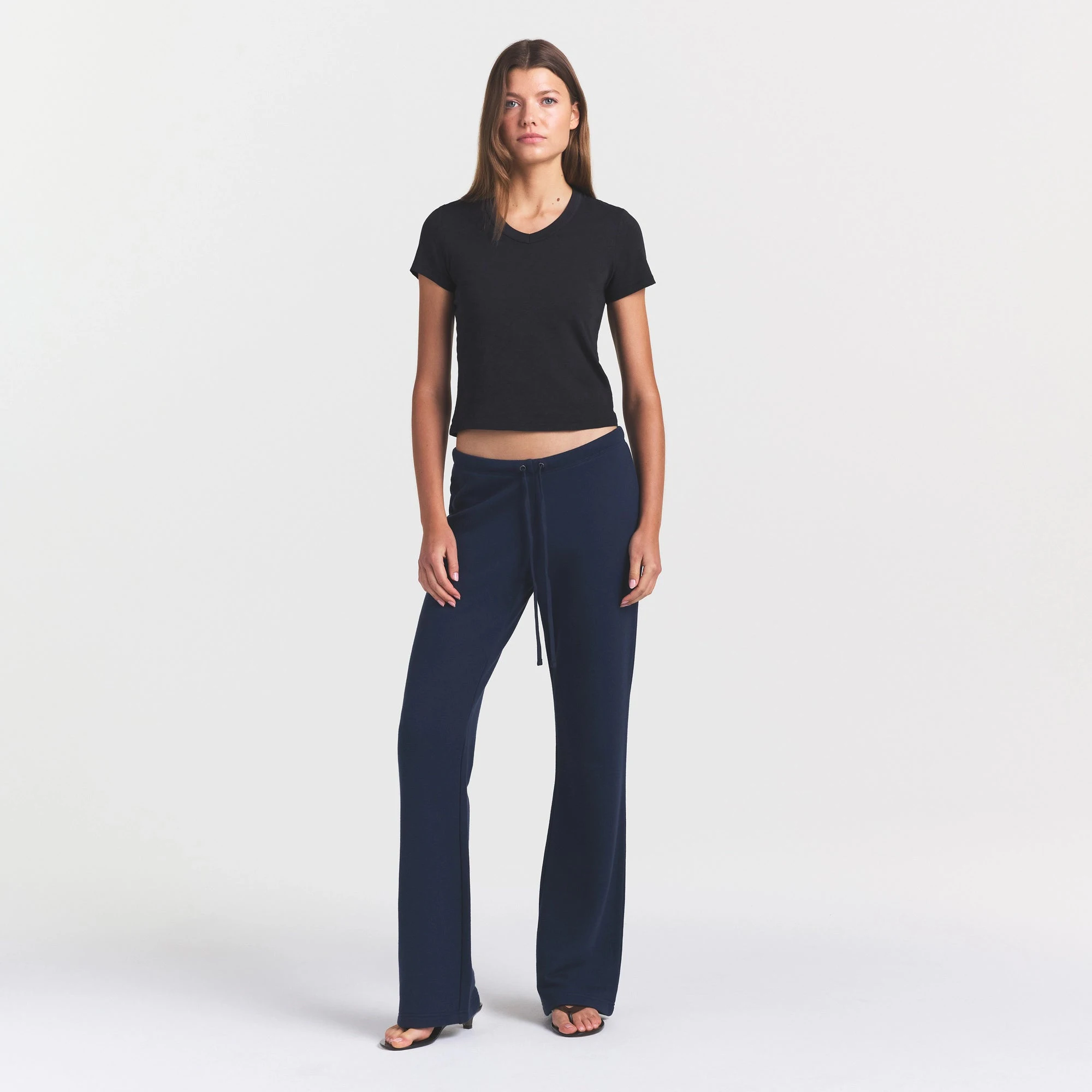 WORN IN JERSEY BABY V NECK TEE | WASHED ONYX ON A MODEL FRONT VIEW @ | FOCUS: 0.0, 1.0, 0.9