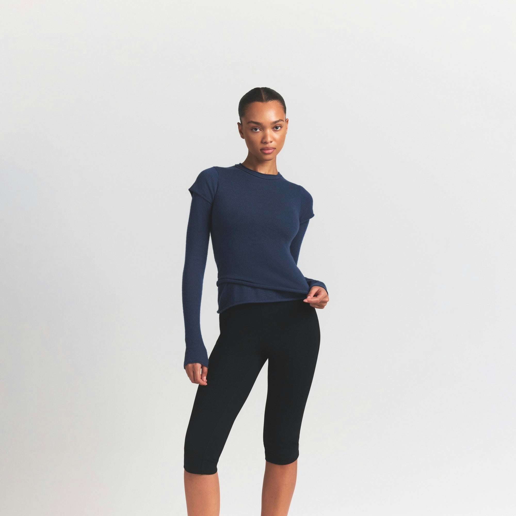 FEATHERWEIGHT CASHMERE TEE | INDIGO ON A MODEL SIDE VIEW S | FOCUS: 0.0, 1.0, 0.9
