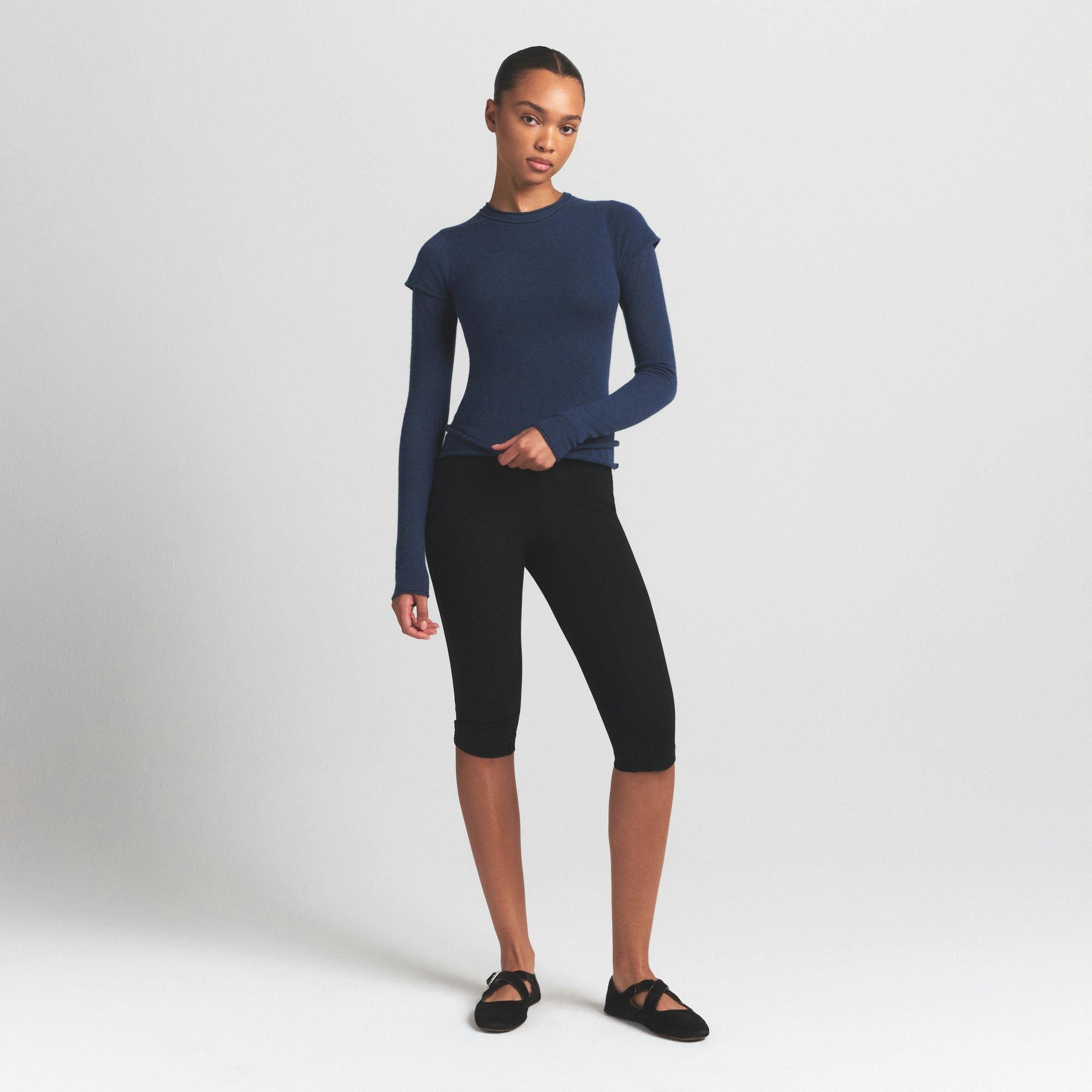 FEATHERWEIGHT CASHMERE TEE | INDIGO ON A MODEL FRONT VIEW @ | FOCUS: 0.9, 0.1, 0.7