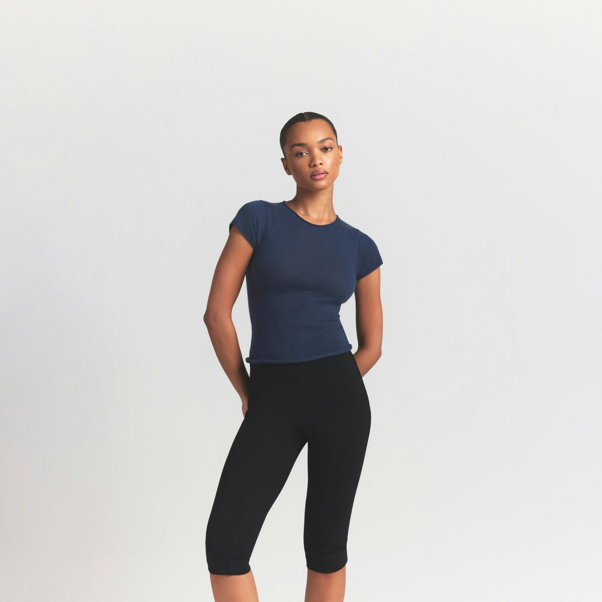 FEATHERWEIGHT CASHMERE TEE | INDIGO ON A MODEL SIDE VIEW S | FOCUS: 0.0, 1.0, 0.9