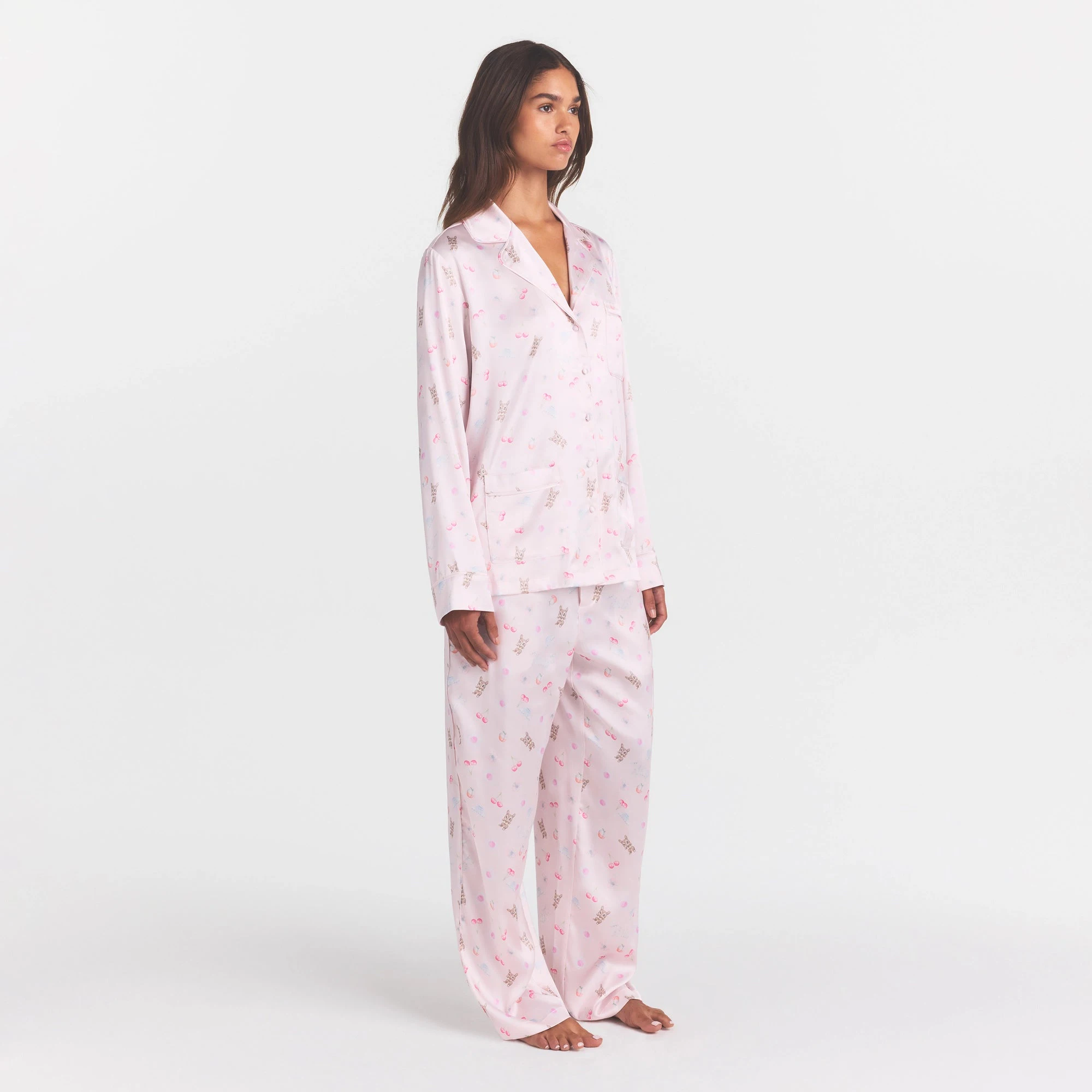WOVEN SHINE LONG SLEEP SET | BARELY PINK SNACK BAG ON A MODEL FRONT VIEW @ | FOCUS: 0.0, 1.0, 0.9