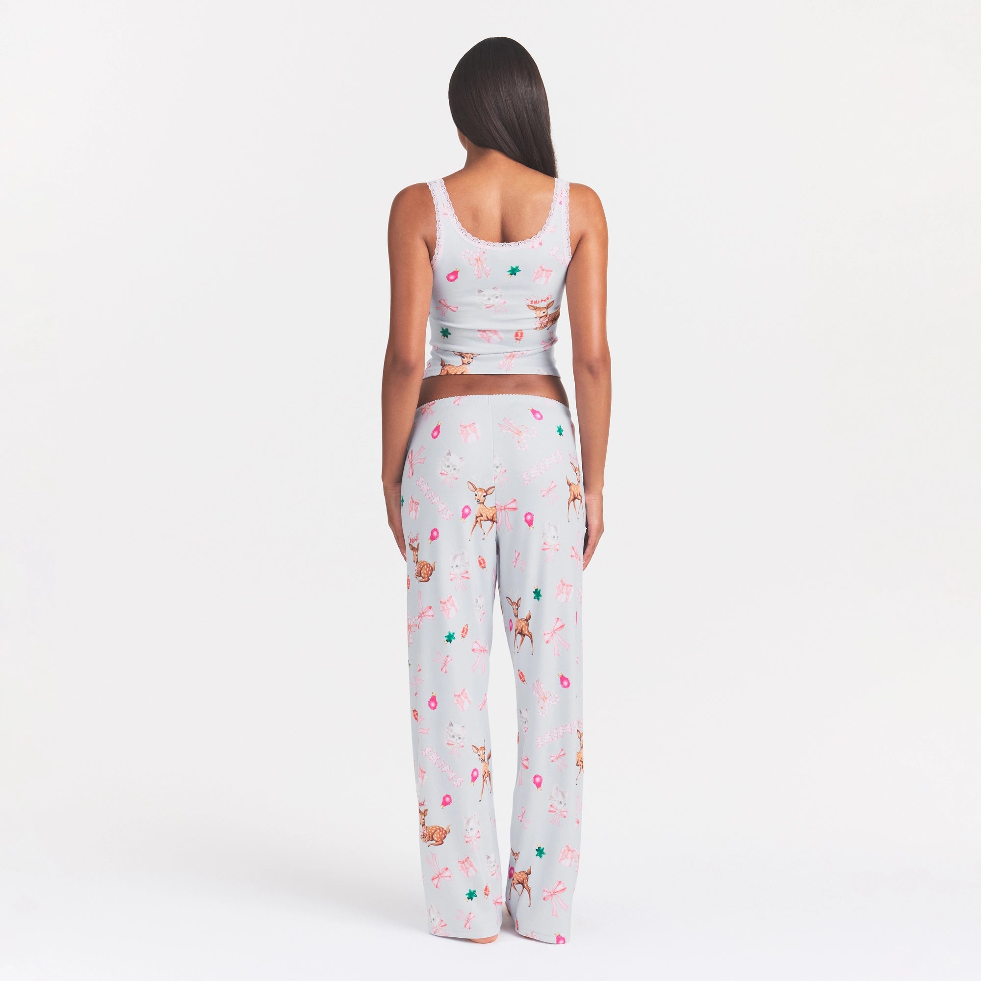 LOGO PLUSH POINTELLE TANK AND LOOSE PANT SET | BLUE QUARTZ HOLIDAY ANIMAL ON A MODEL FRONT VIEW @ | FOCUS: 0.0, 1.0, 0.9