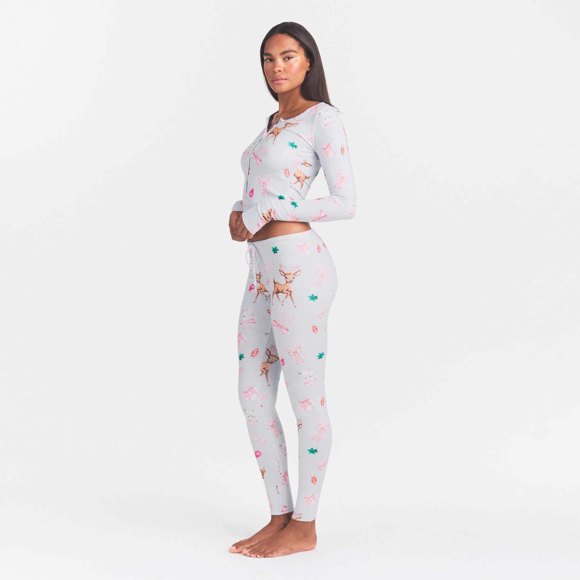 LOGO PLUSH POINTELLE TANK AND LOOSE PANT SET | BLUE QUARTZ HOLIDAY ANIMAL ON A MODEL FRONT VIEW @ | FOCUS: 0.0, 1.0, 0.9