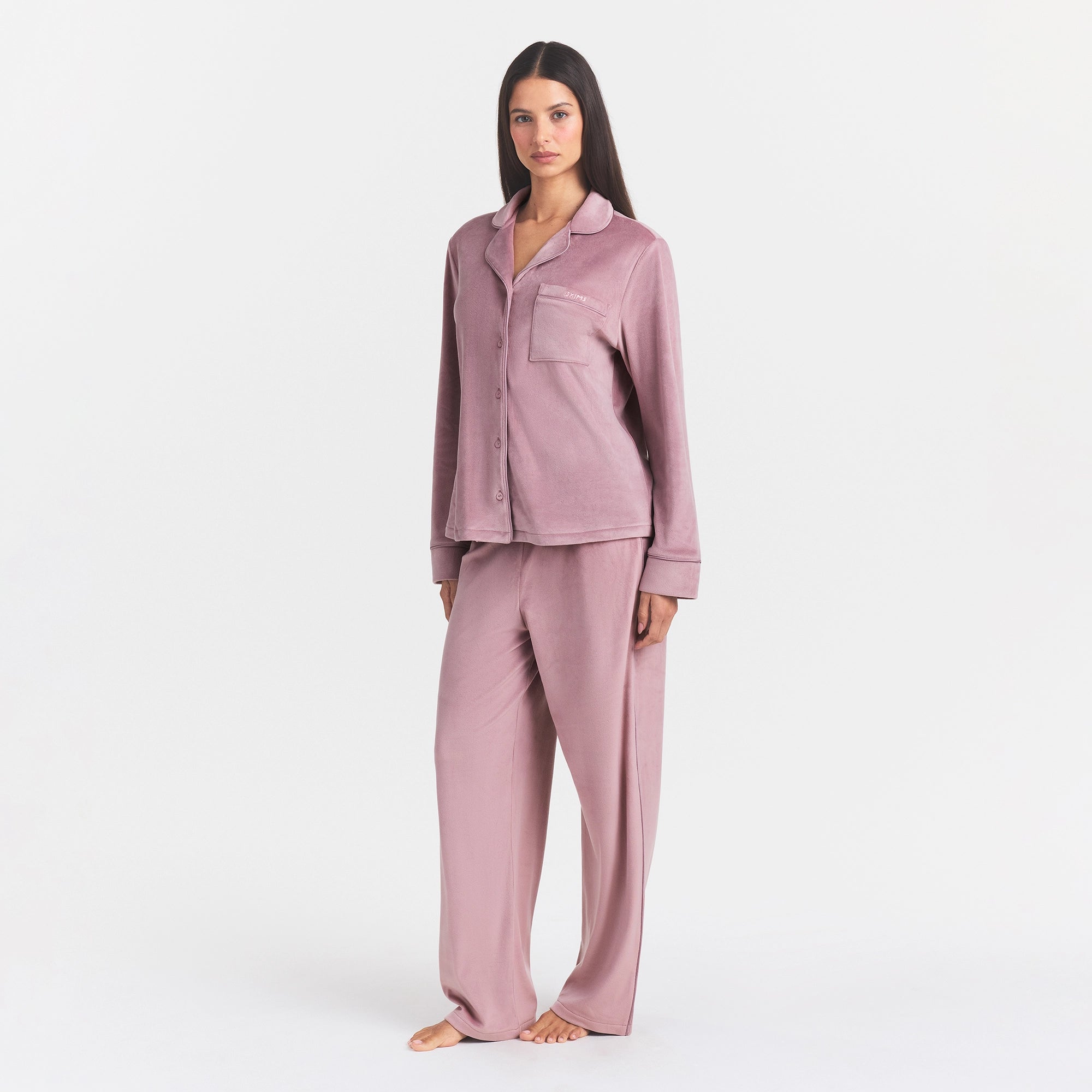 VELOUR LONG SLEEVE AND PANT SLEEP SET | MUTED MAUVE ON A MODEL FRONT VIEW @ | FOCUS: 0.0, 1.0, 0.9
