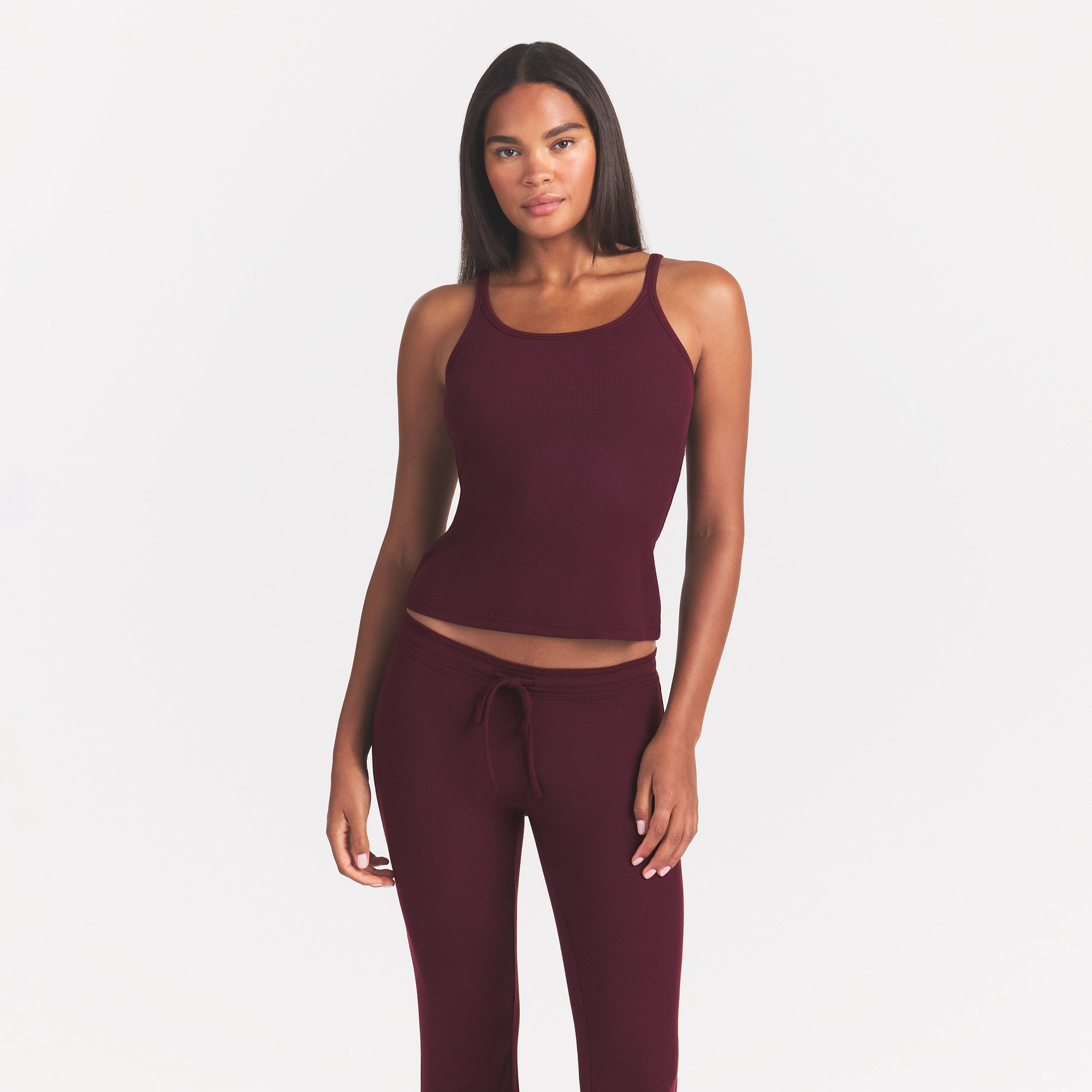 SOFT LOUNGE LONG SLEEP SET | CURRANT ON A MODEL FRONT VIEW @ | FOCUS: 0.0, 1.0, 0.9
