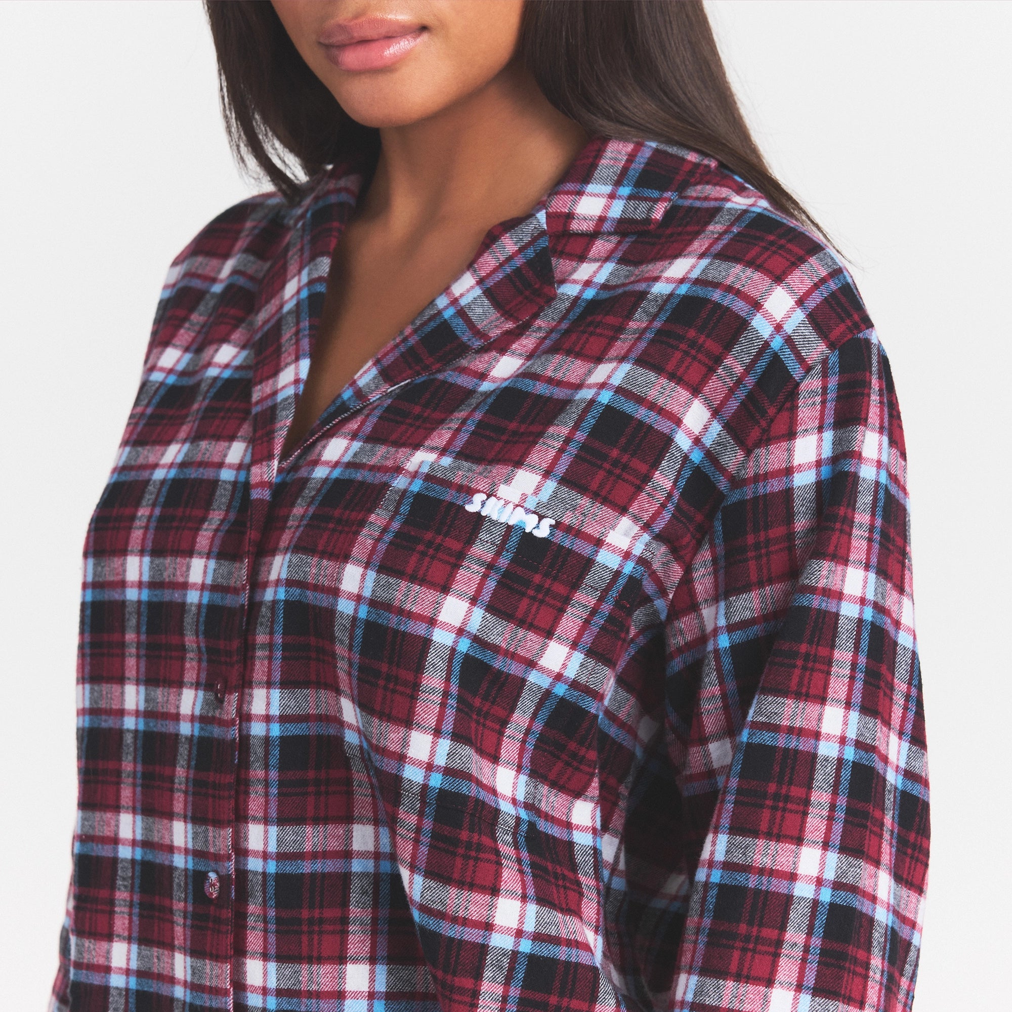 FLANNEL SLEEP SET | DARK CARDINAL QUARTZ PLAID ON A MODEL SIDE VIEW @ | FOCUS: 0.0, 1.0, 0.9