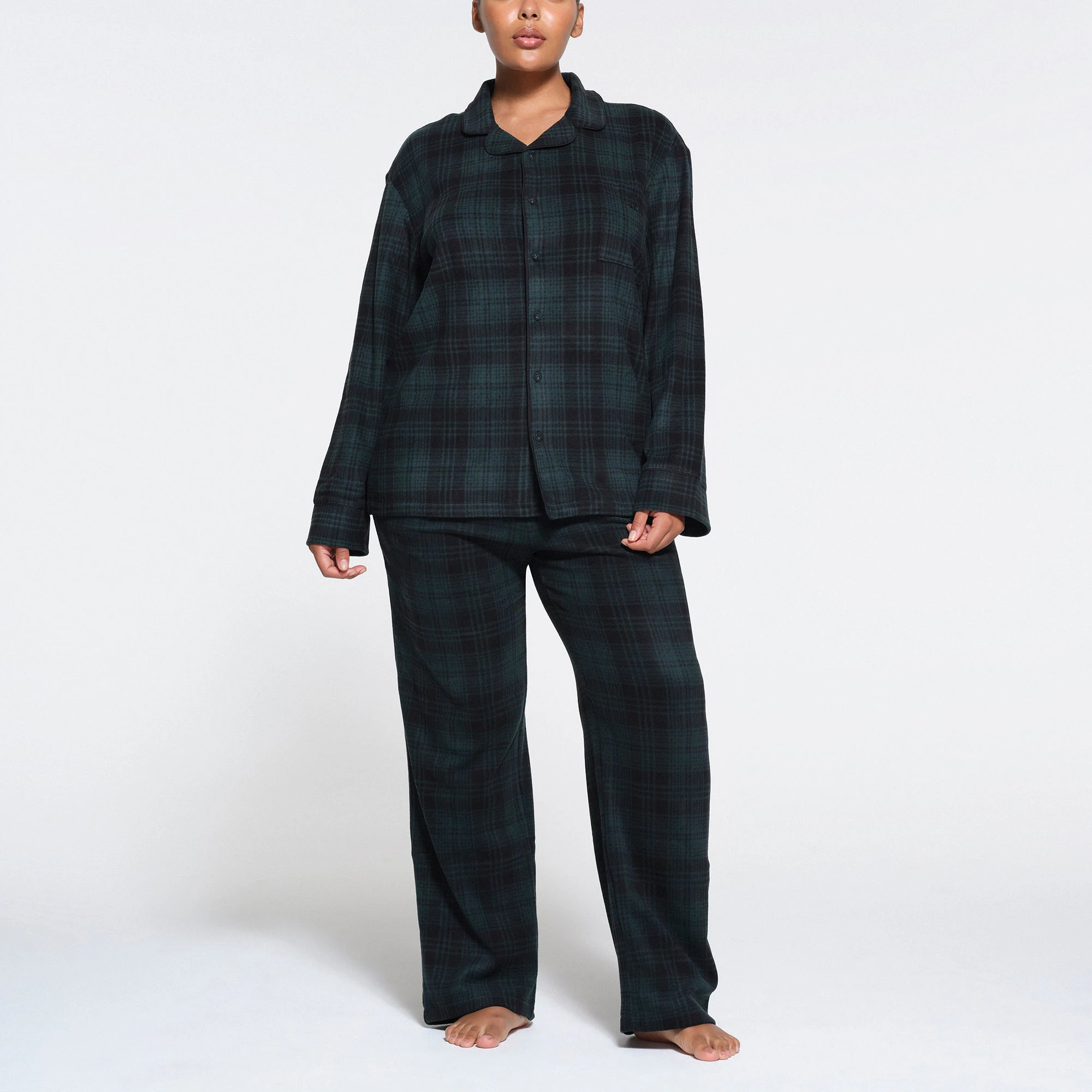 FLEECE SLEEP UNISEX SLEEP SET | CYPRESS PLAID ON A MODEL FRONT VIEW