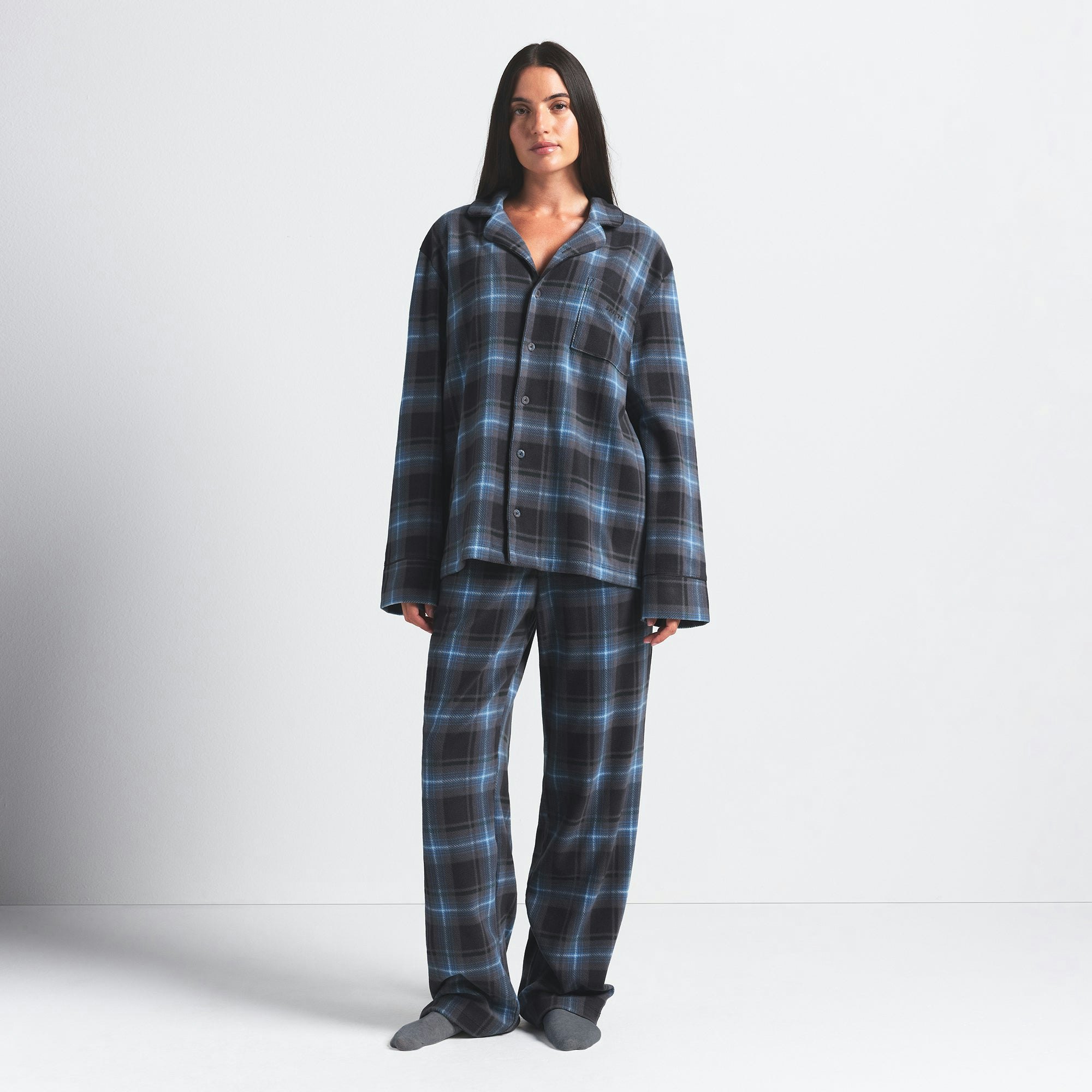 FLEECE SLEEP UNISEX SLEEP SET | GLACIER PLAID ON A MODEL FRONT VIEW @ | FOCUS: 0.0, 1.0, 0.9