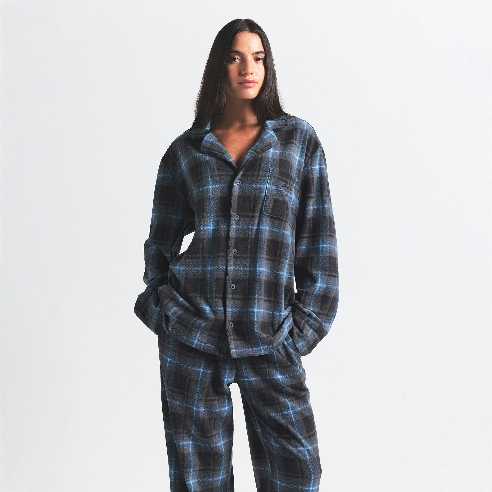 FLEECE SLEEP UNISEX SLEEP SET | GLACIER PLAID ON A MODEL FRONT VIEW @ | FOCUS: 0.0, 1.0, 0.9