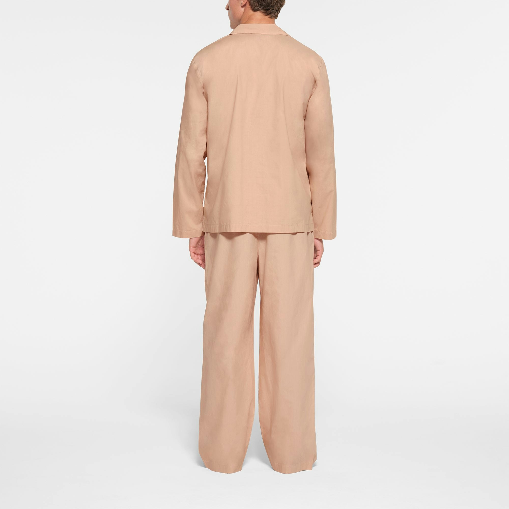 COTTON POPLIN SLEEP MENS LONG SLEEP SET | MICA ON A MODEL BACK VIEW