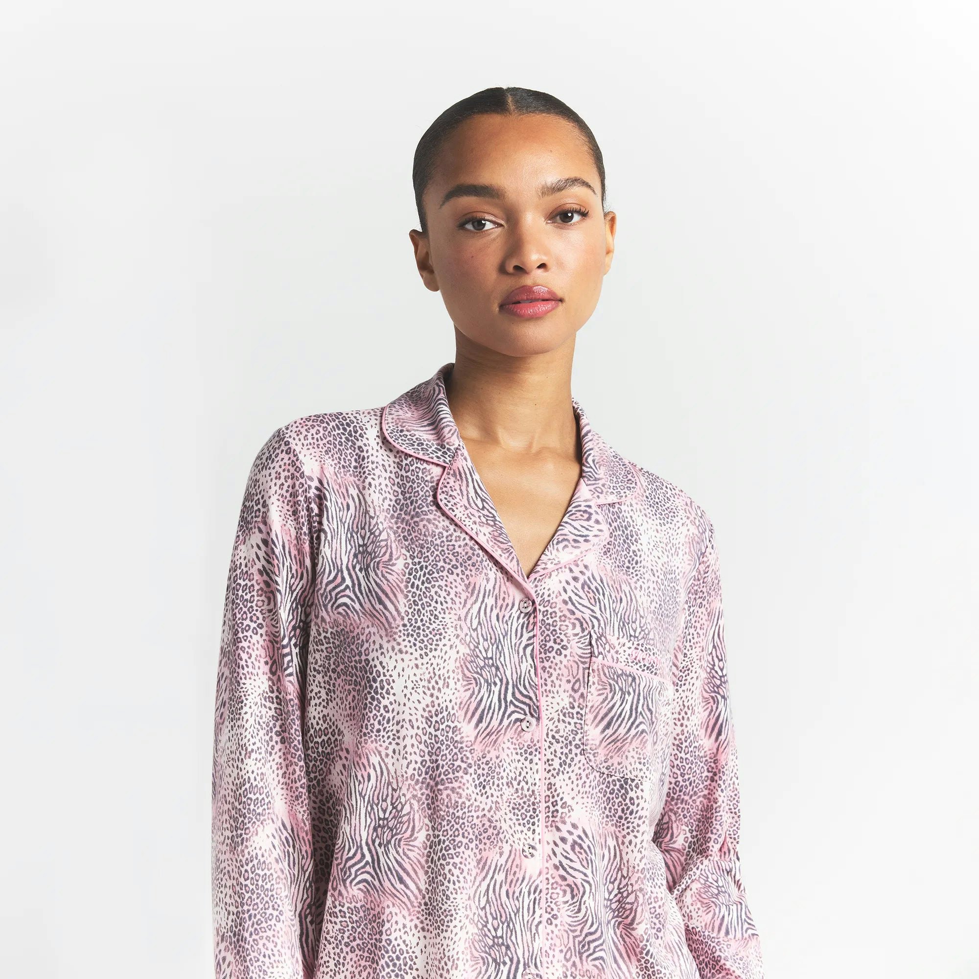 SKIMS SLEEP LONG SLEEVE BUTTON UP SET | BLOOM MINI MULTI ANIMAL ON A MODEL FRONT VIEW @ | FOCUS: 0.0, 1.0, 0.9